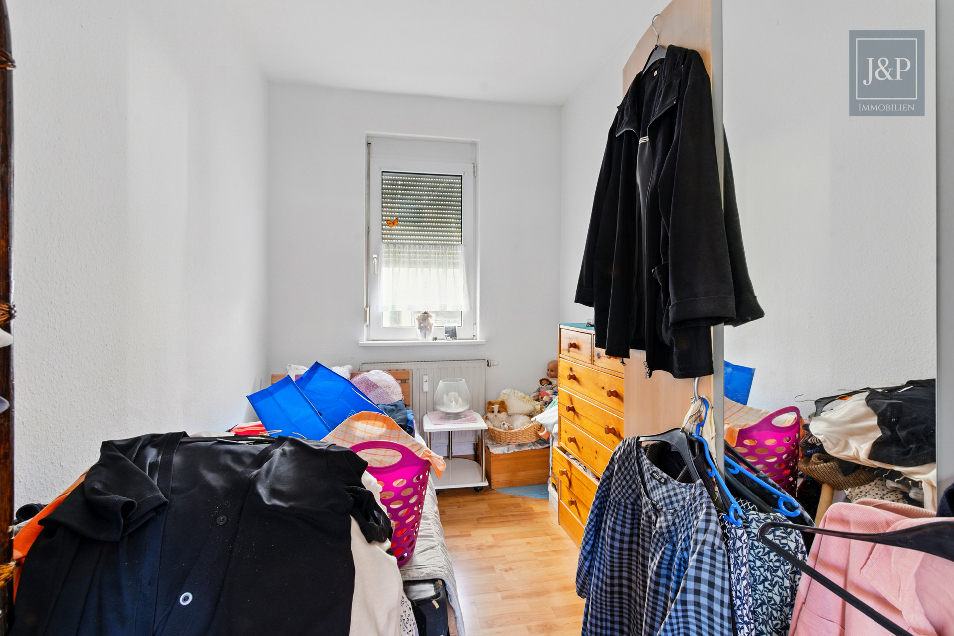 Zentral, voll-vermietet und gepflegt: Mehrfamilienhaus mit sechs Einheiten in Pfungstadt! - EG "Altbau"