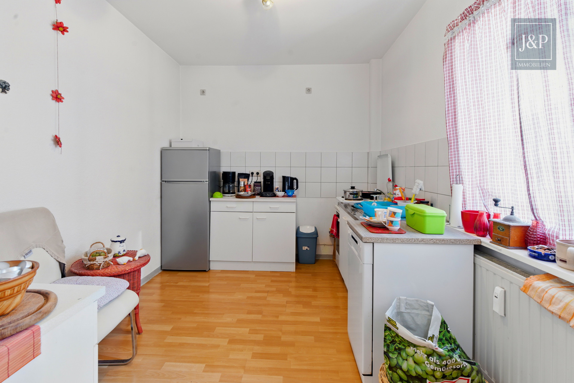 Zentral, voll-vermietet und gepflegt: Mehrfamilienhaus mit sechs Einheiten in Pfungstadt! - EG "Altbau"