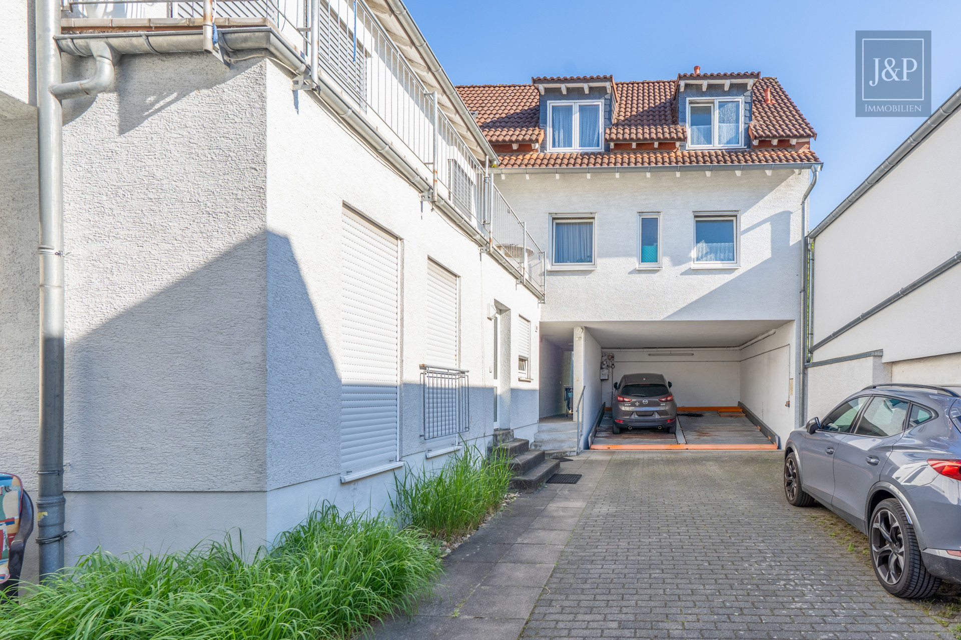 Zentral, voll-vermietet und gepflegt: Mehrfamilienhaus mit sechs Einheiten in Pfungstadt! - Außenansicht