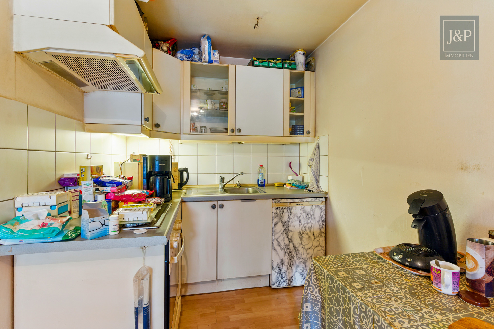 Zentral, voll-vermietet und gepflegt: Mehrfamilienhaus mit sechs Einheiten in Pfungstadt! - Küche EG "Neubau"