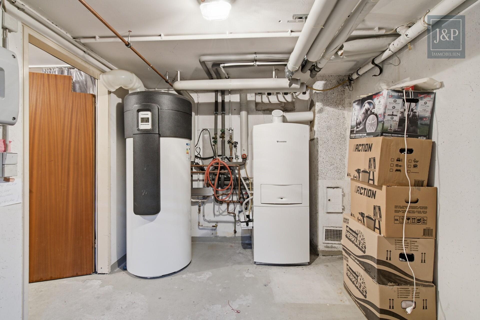 Energetisches Familienzuhause mit Fernblick in guter Lage von Nordenstadt - Heizungsraum