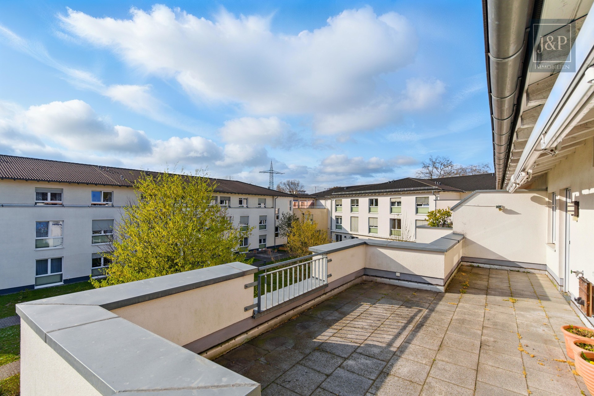 !! Bieterverfahren !! - Penthouse mit Dachterrasse – Großzügig & Komfortabel - Perfekt für das Alter - Terrasse