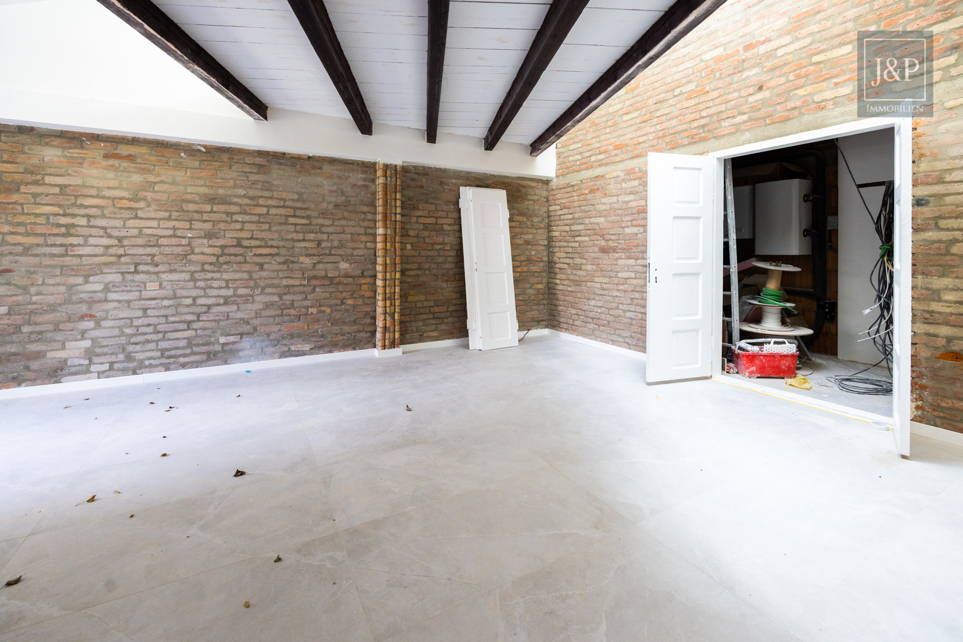 KfW 55 Neubau! 4 Doppelhaushälften und eine einzigartige Villa (zu 90% fertiggestellt) - Villa Innenausbau