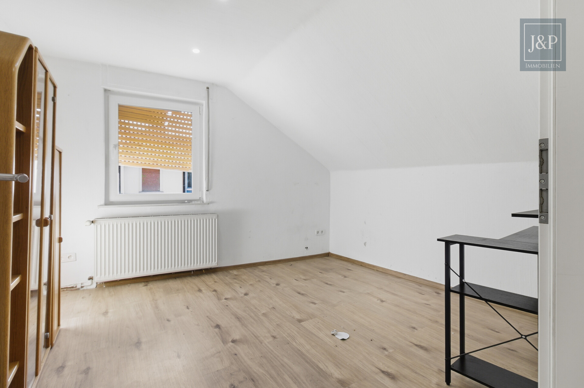 Ihr Eigenheim: Modernisiertes EFH mit Einliegerwohnung, großem Carport und eigenem Garten - 1.OG Schlafzimmer 3