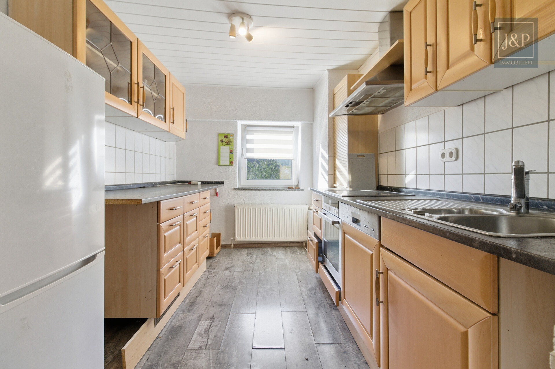 Ihr Eigenheim: Modernisiertes EFH mit Einliegerwohnung, großem Carport und eigenem Garten - 1.OG Küche