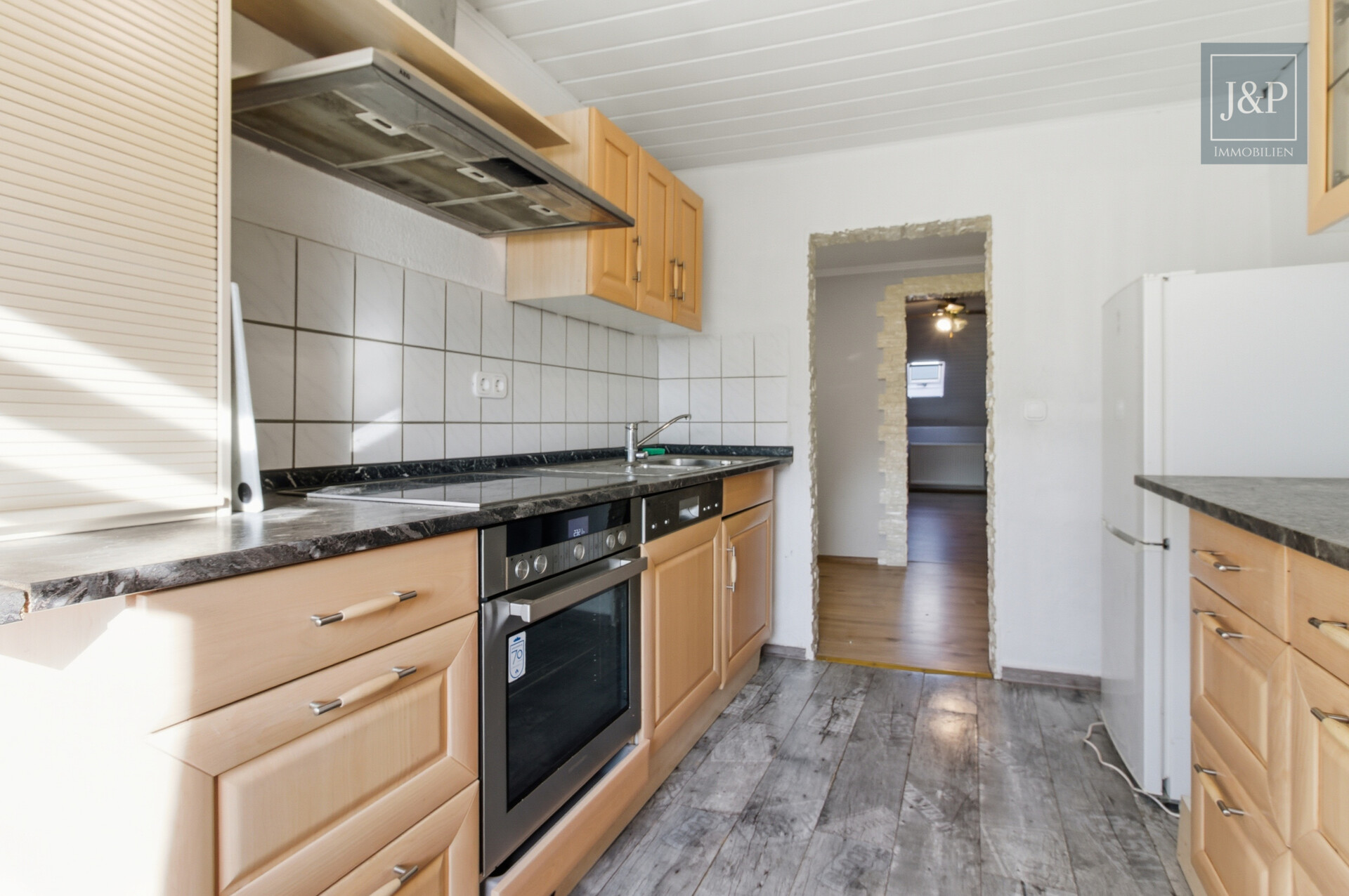 Ihr Eigenheim: Modernisiertes EFH mit Einliegerwohnung, großem Carport und eigenem Garten - 1.OG Küche