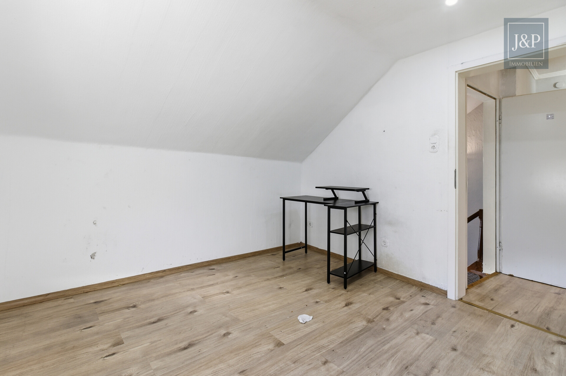 Ihr Eigenheim: Modernisiertes EFH mit Einliegerwohnung, großem Carport und eigenem Garten - 1.OG Schlafzimmer 3