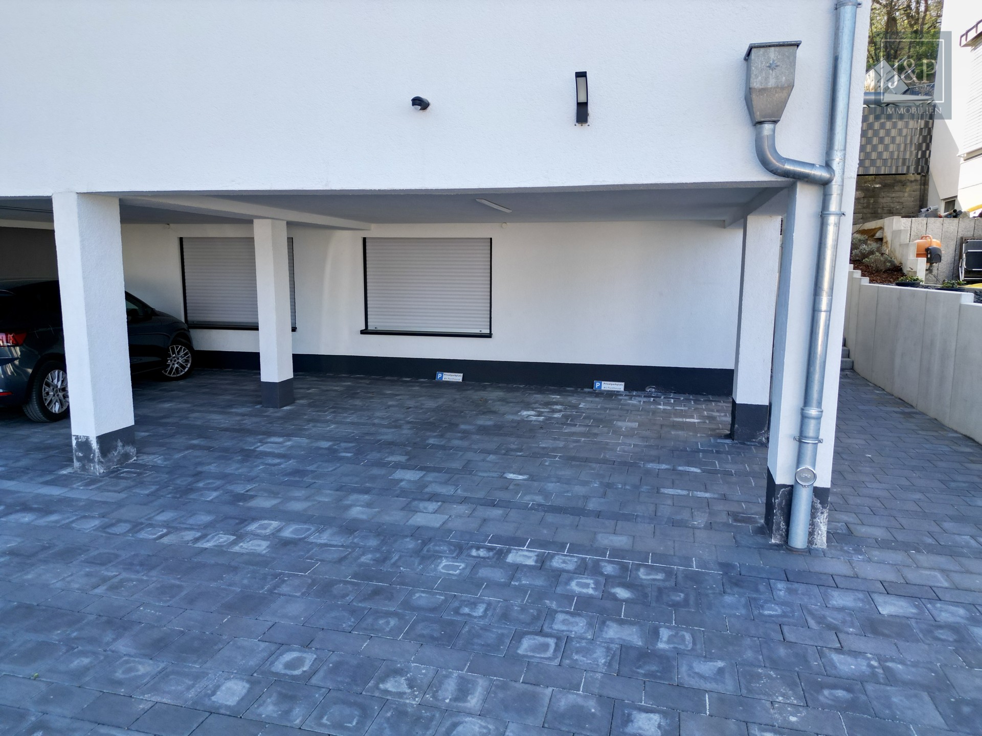 Penthouse mit Weitblick: Exklusives Wohnen über den Dächern von Butzbach - Stellplätze