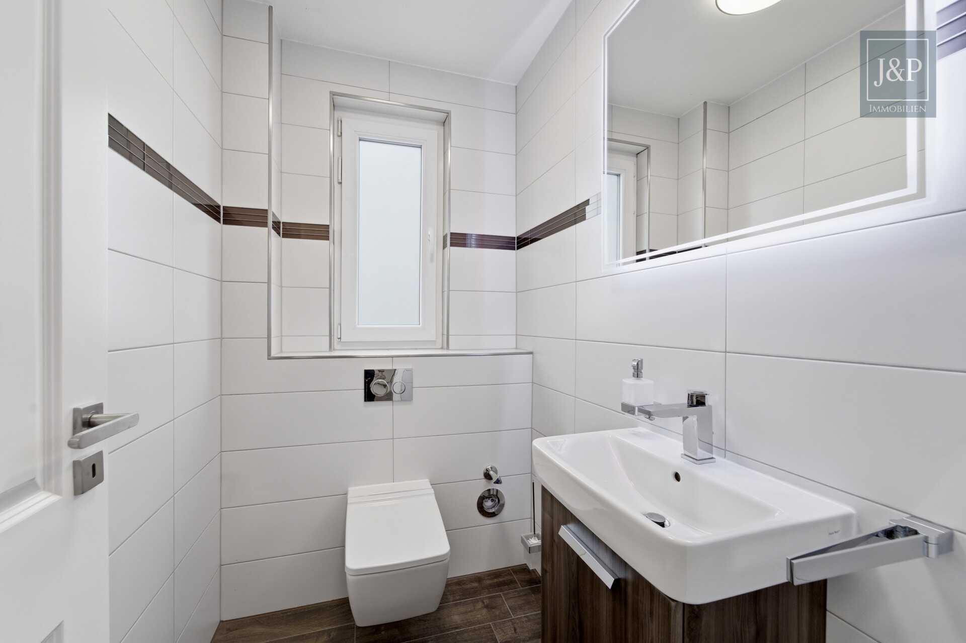 Moderne Maisonette Wohnung mit Garten & Balkon, KfW-70-Standard & 2 Stellplätzen in Kelsterbach - Gäste WC