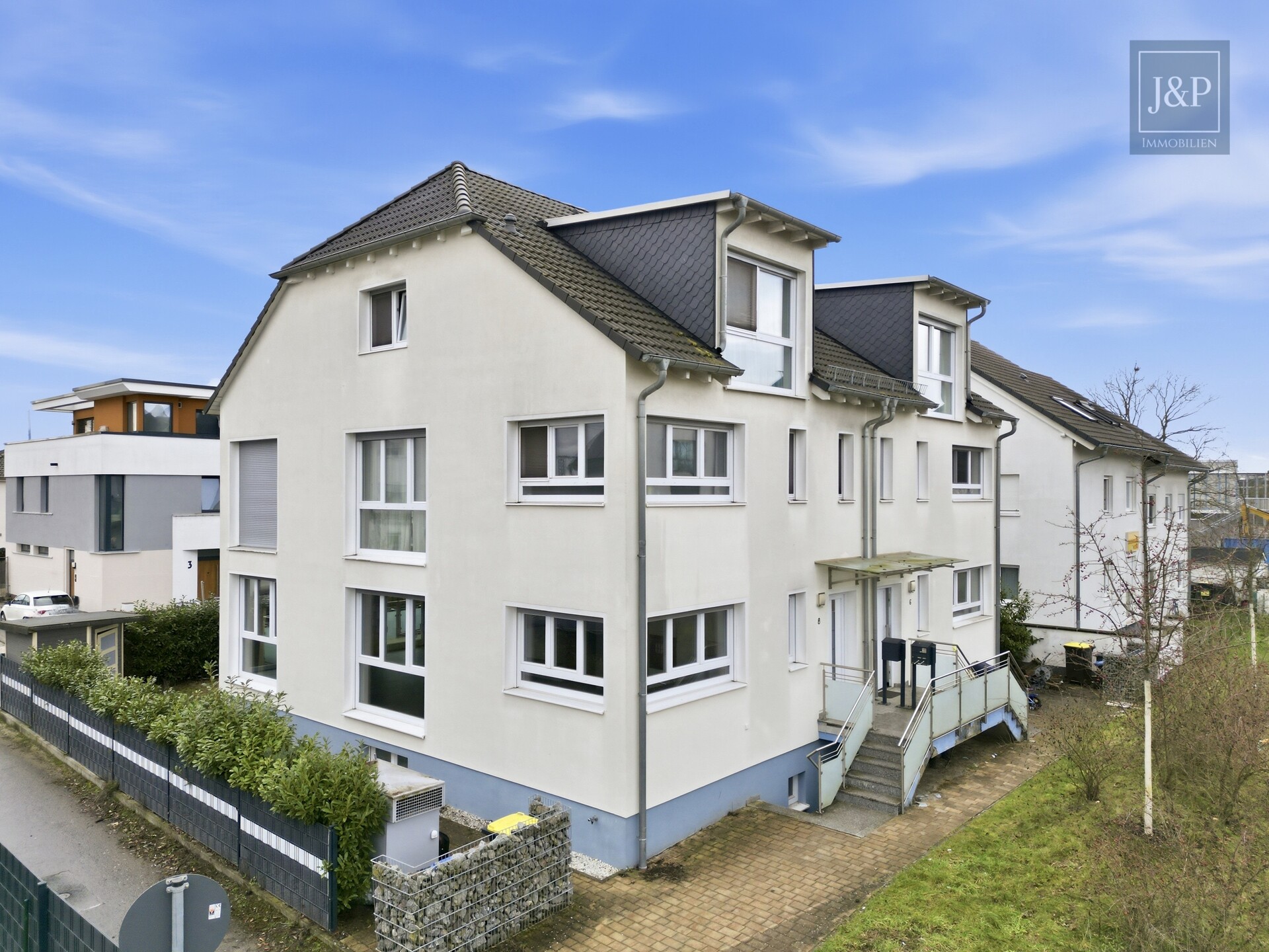 Moderne Maisonette Wohnung mit Garten & Balkon, KfW-70-Standard & 2 Stellplätzen in Kelsterbach - Aussenansicht