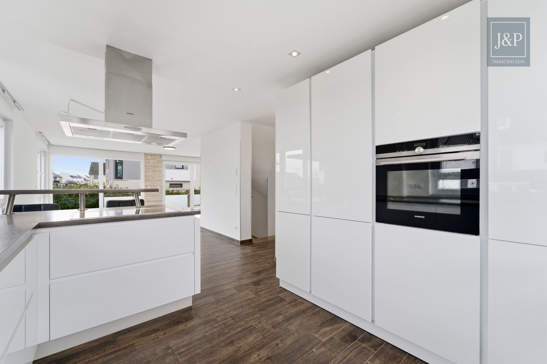 Moderne Maisonette Wohnung mit Garten & Balkon, KfW-70-Standard & 2 Stellplätzen in Kelsterbach - Küche