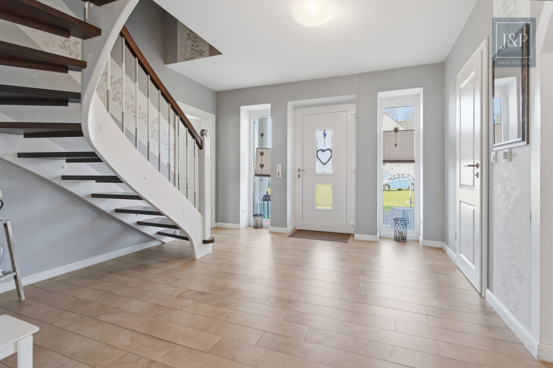 Einzugsbereit: Einmaliger Wohntraum zum Wohlfühlen! - Eingangsbereich