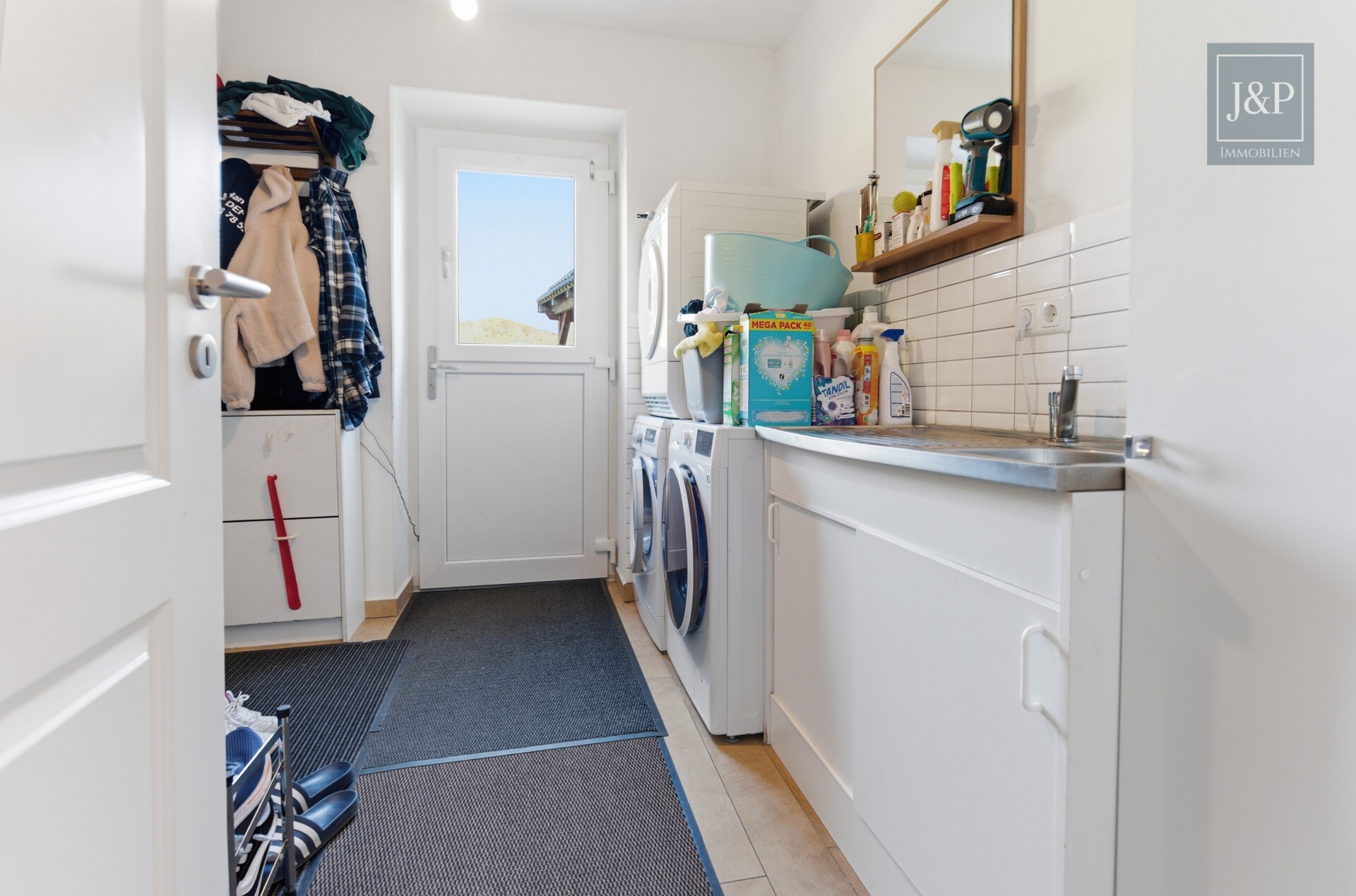 Einzugsbereit: Einmaliger Wohntraum zum Wohlfühlen! - HWR Seiteneingang