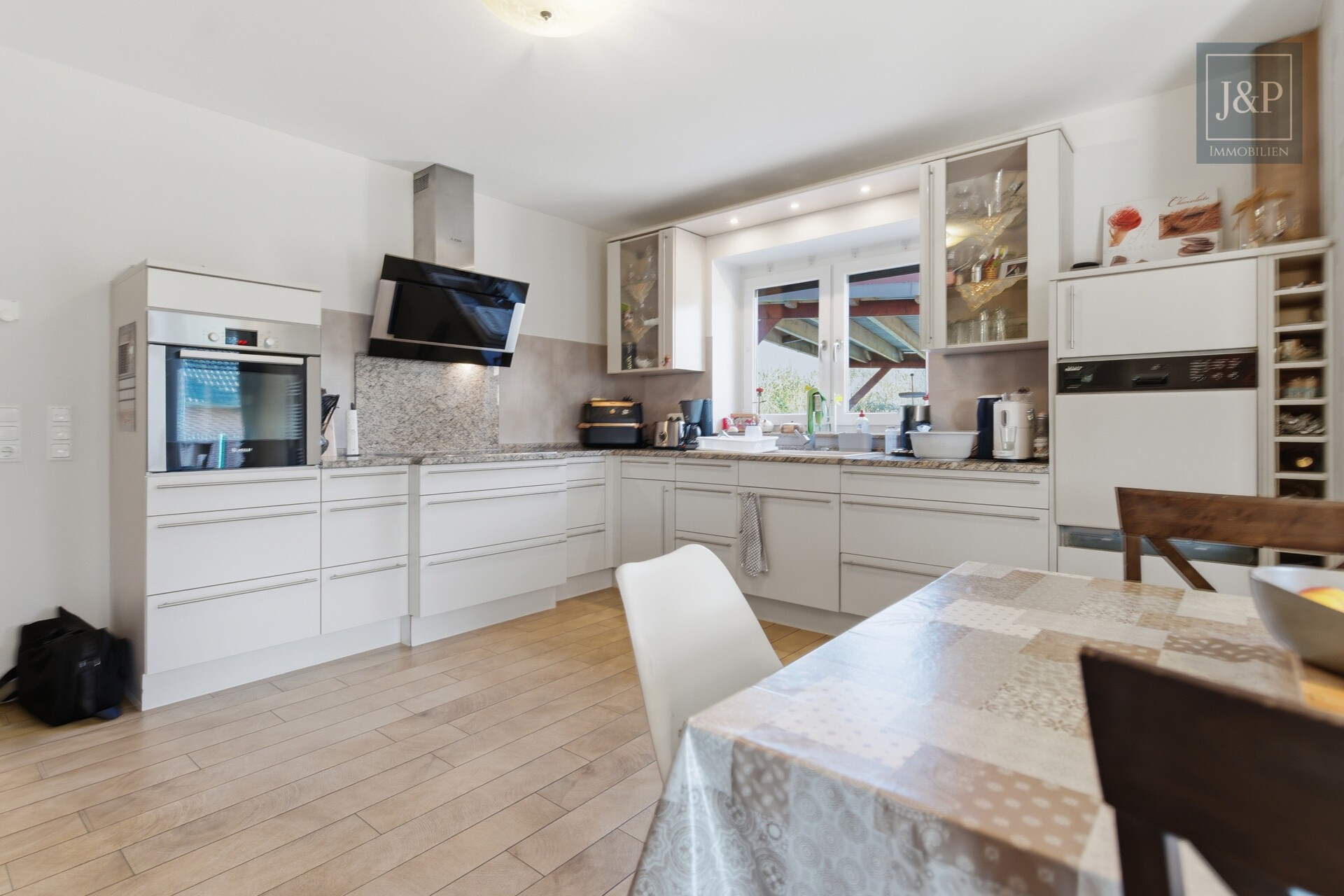 Einzugsbereit: Einmaliger Wohntraum zum Wohlfühlen! - Küche