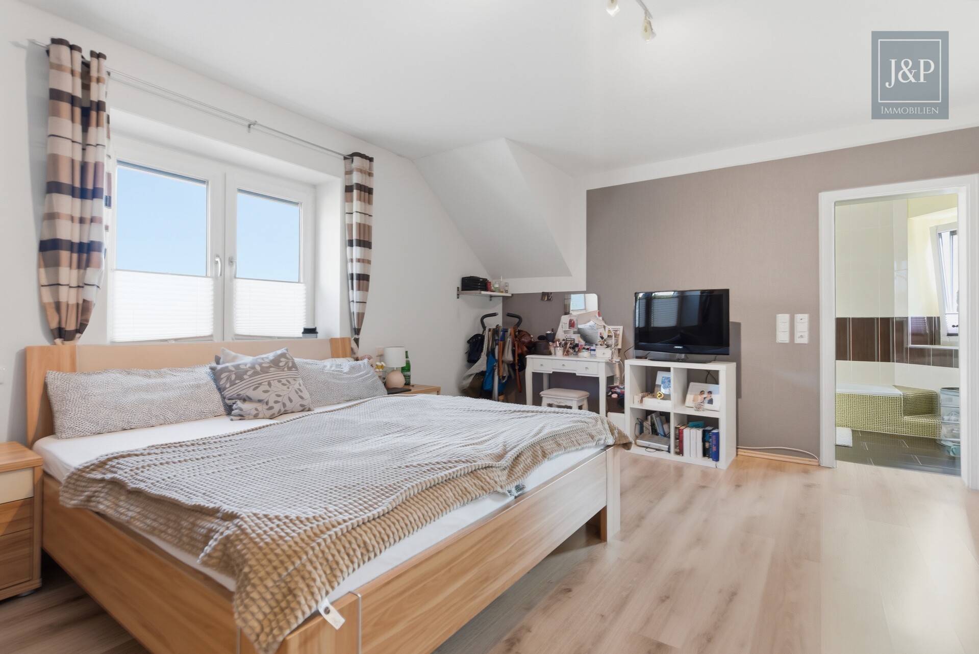 Einzugsbereit: Einmaliger Wohntraum zum Wohlfühlen! - Schlafzimmer oben