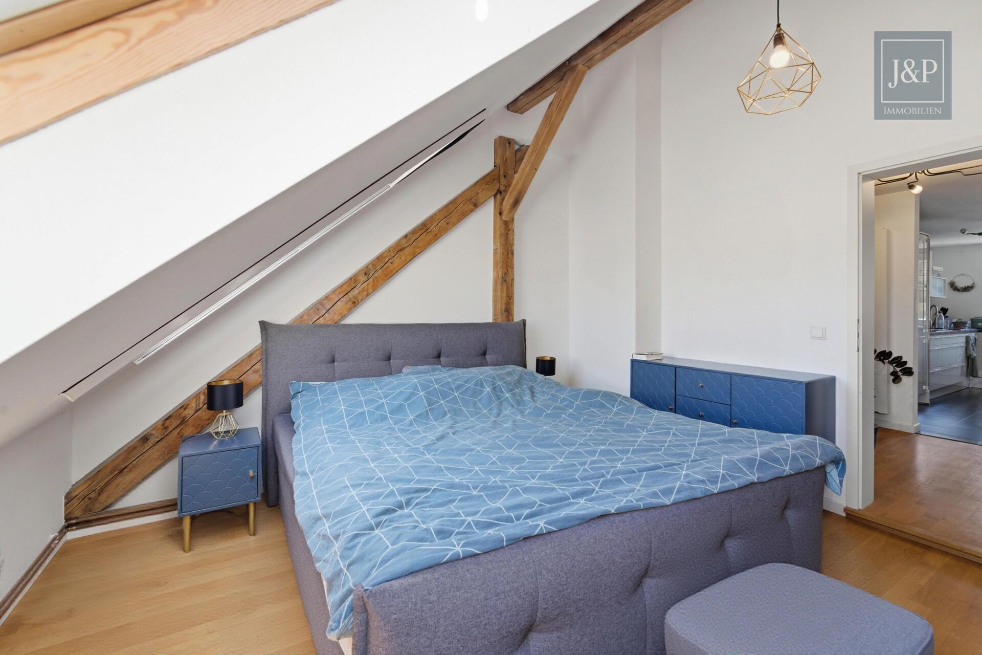 Großzügige 5-Zimmer-Wohnung in Wiesbaden – modernisiert mit Ausbaupotenzial & Garage - Schlafzimmer 1