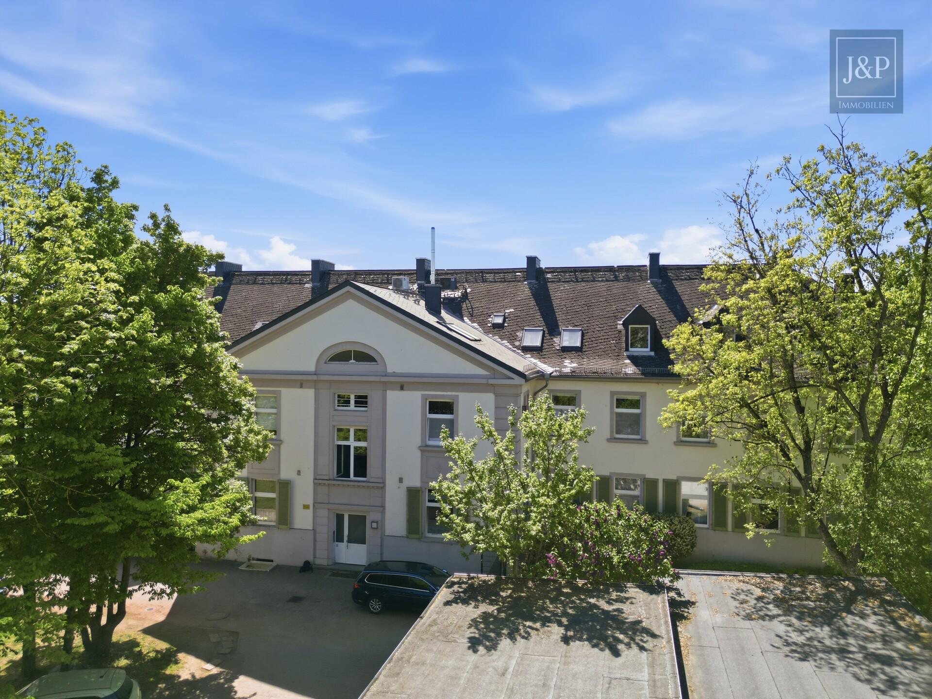 Großzügige 5-Zimmer-Wohnung in Wiesbaden – modernisiert mit Ausbaupotenzial & Garage - Aussenansicht