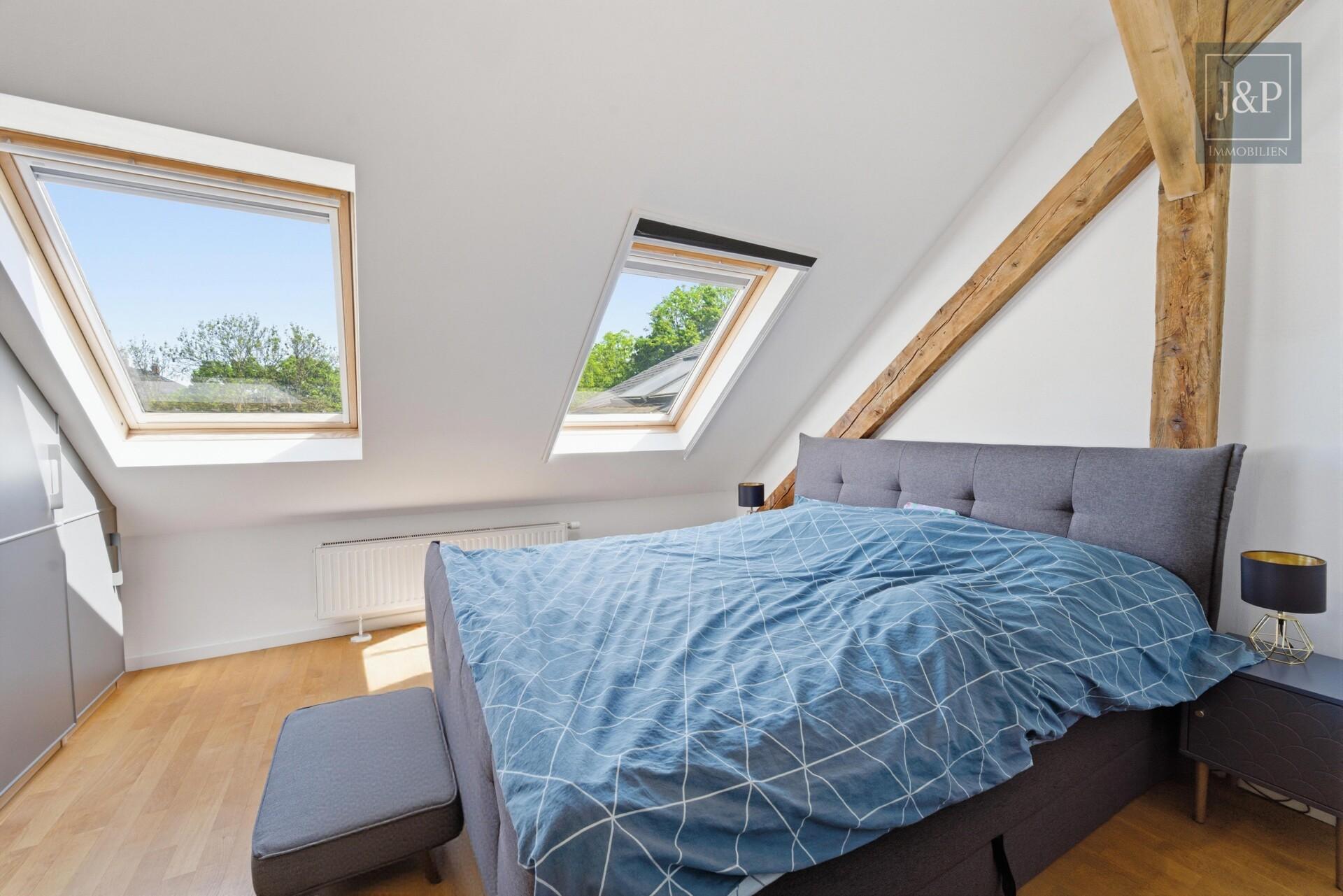 Großzügige 5-Zimmer-Wohnung in Wiesbaden – modernisiert mit Ausbaupotenzial & Garage - Schlafzimmer 1