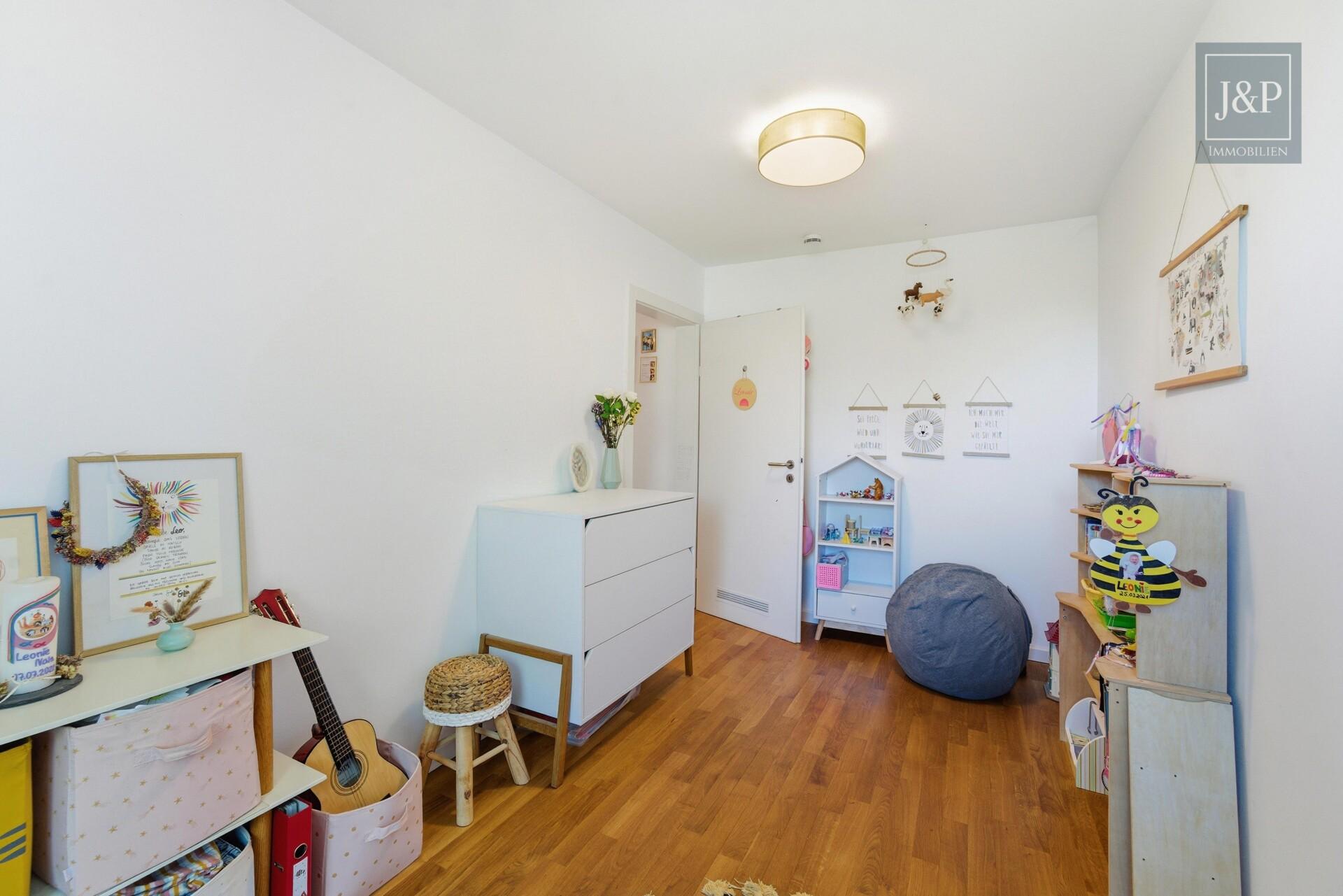 Großzügige 5-Zimmer-Wohnung in Wiesbaden – modernisiert mit Ausbaupotenzial & Garage - Schlafzimmer 3