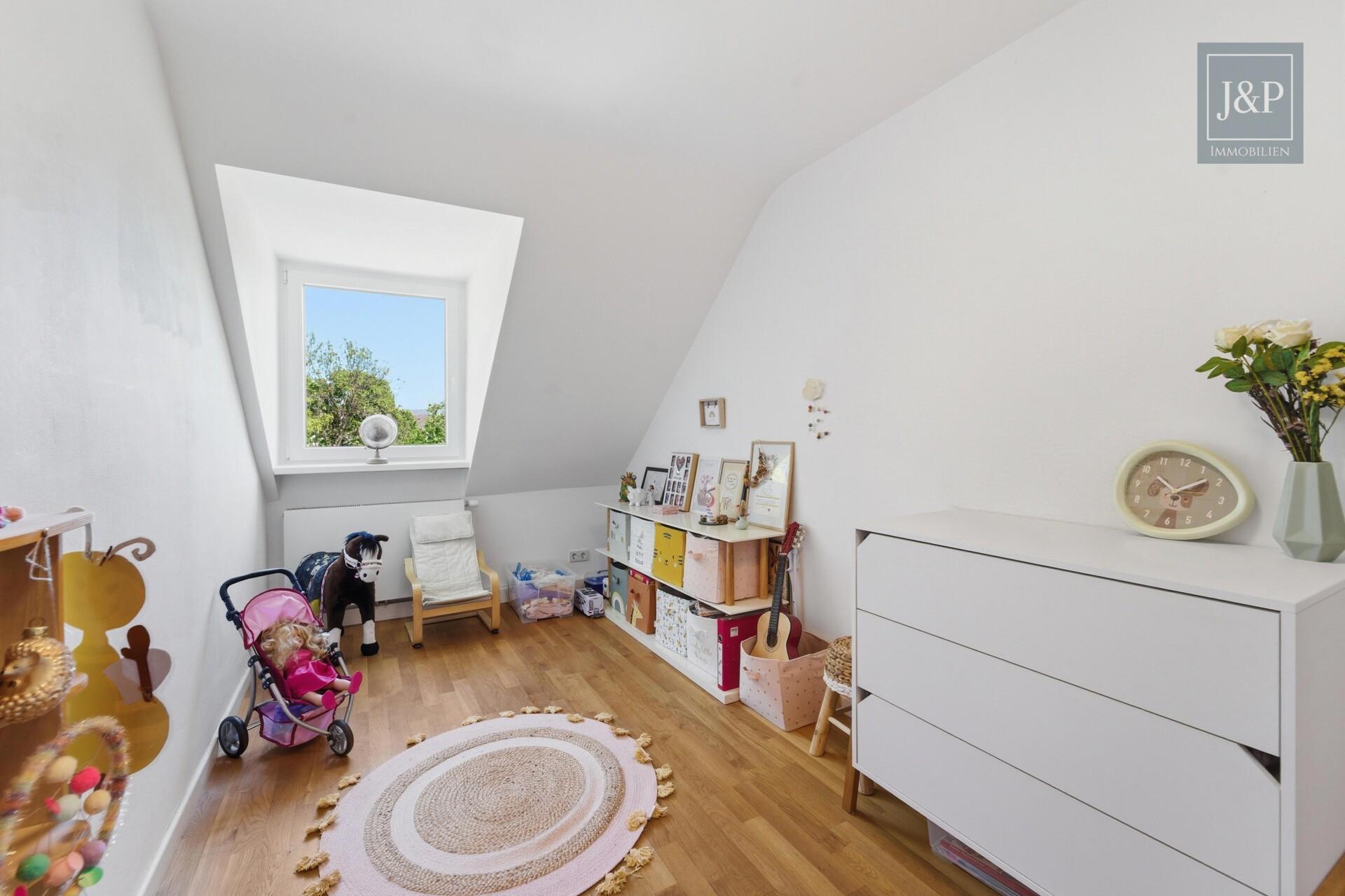 Großzügige 5-Zimmer-Wohnung in Wiesbaden – modernisiert mit Ausbaupotenzial & Garage - Schlafzimmer 3
