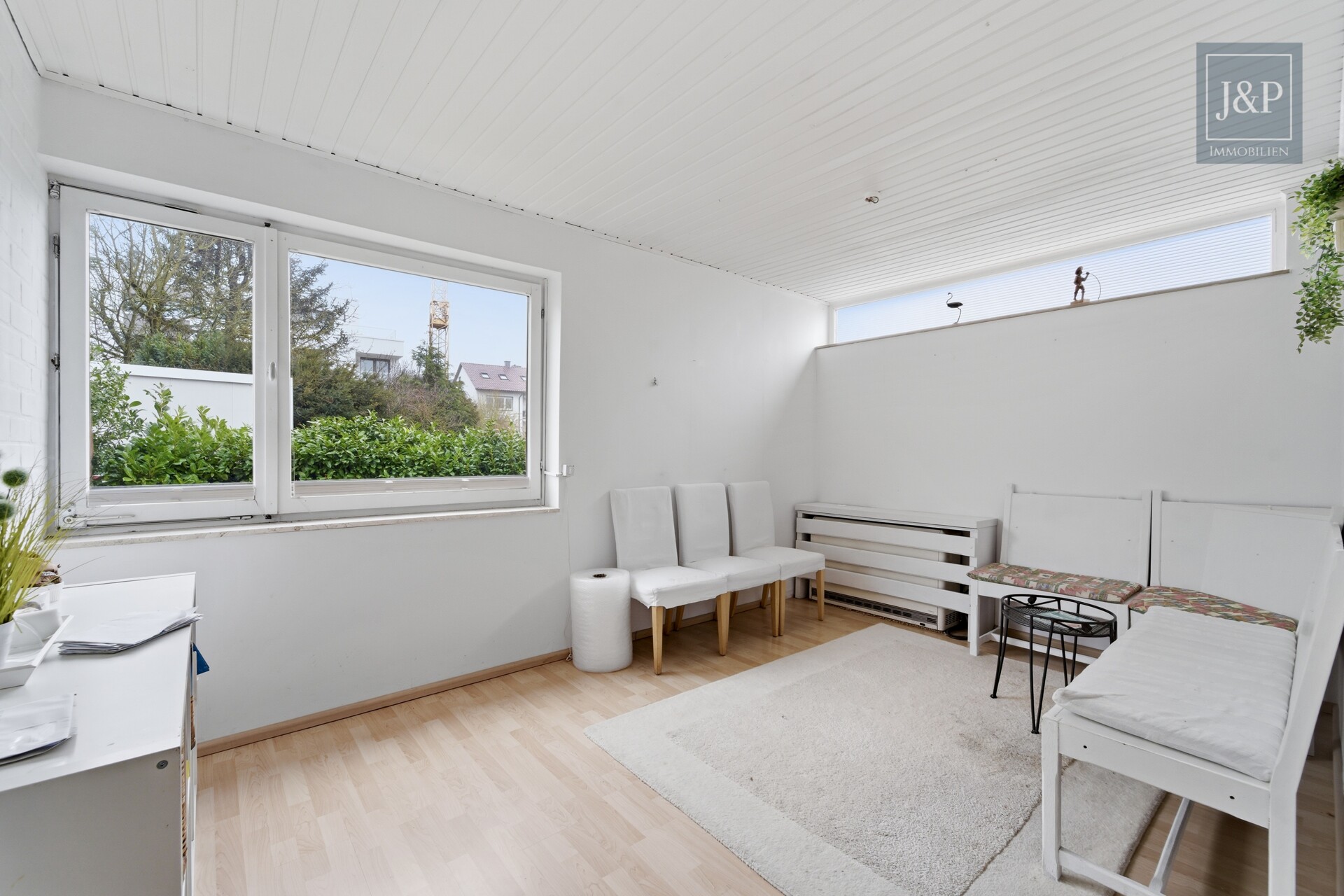 Seltene Gelegenheit: Sanierungsbedürftige DHH am Kapellenberg mit Blick auf Frankfurter Skyline - Esszimmer