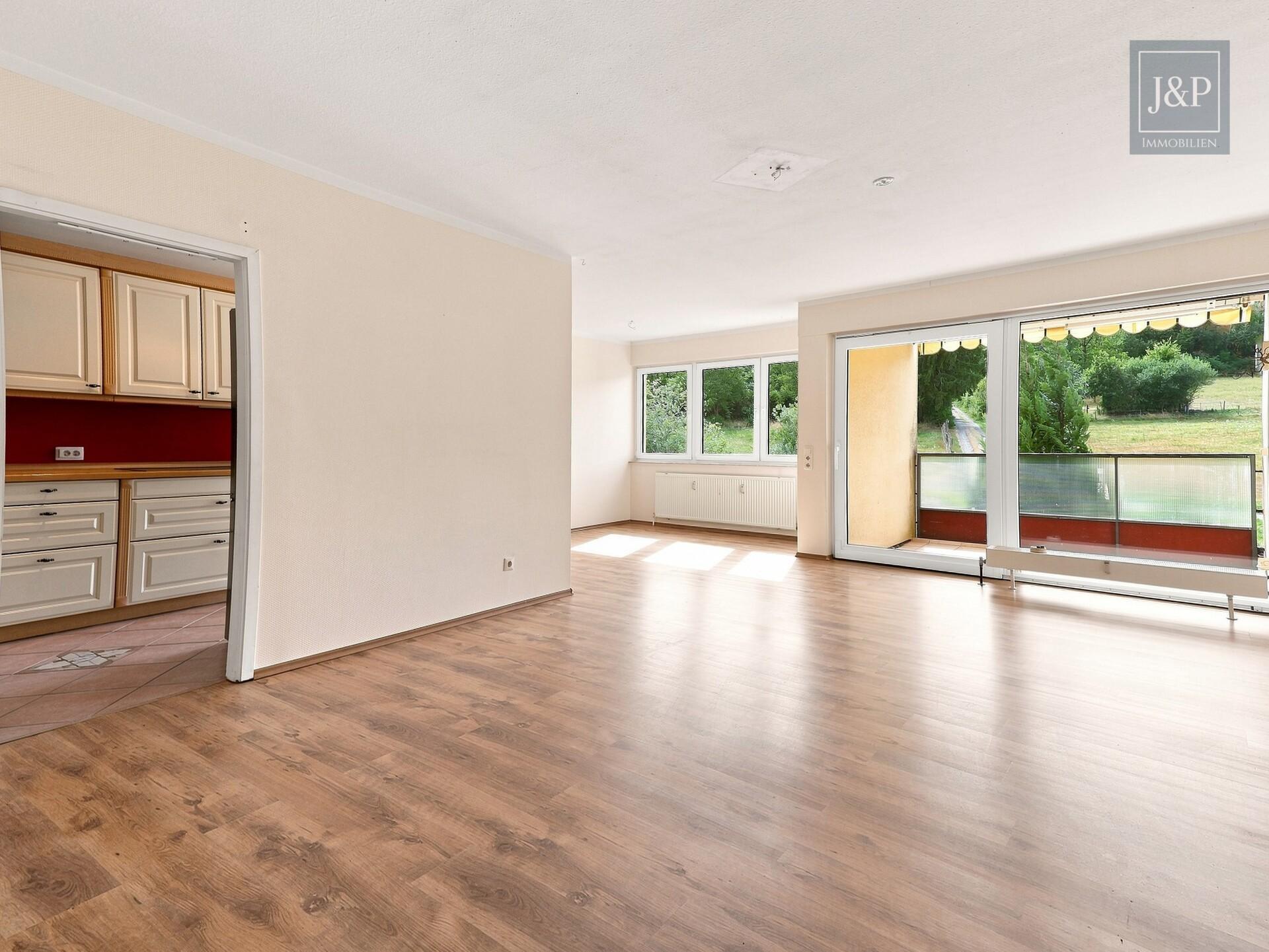 Maisonette in Feldrandlage – Balkon & Garage – sofort verfügbar - Offener Wohnbereich 1