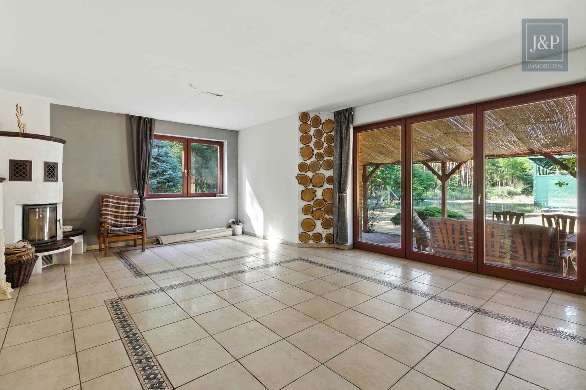 Familientraum in Limsdorf – hell, großzügig, naturnah - Wohnzimmer