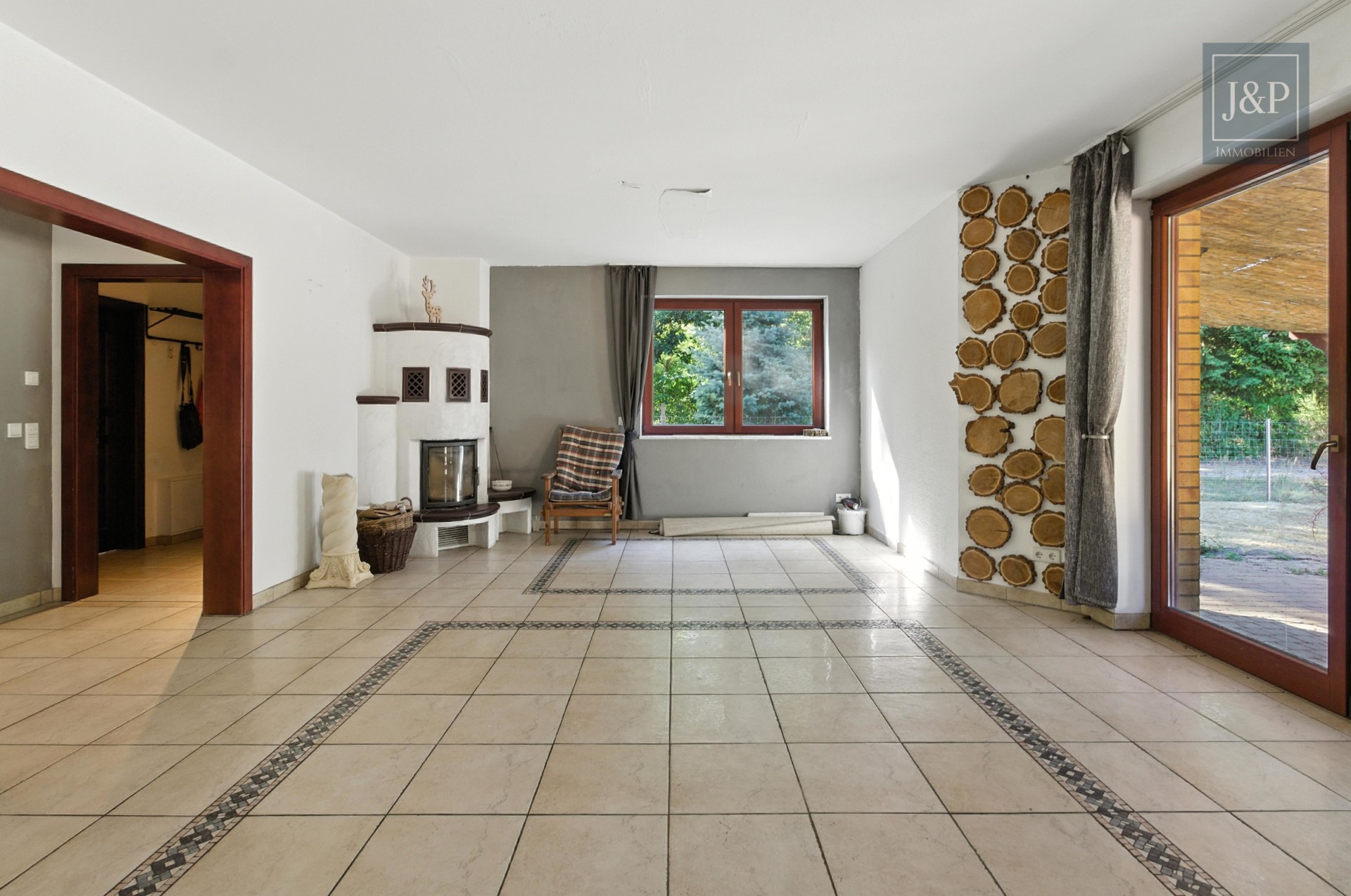 Familientraum in Limsdorf – hell, großzügig, naturnah - Wohnzimmer