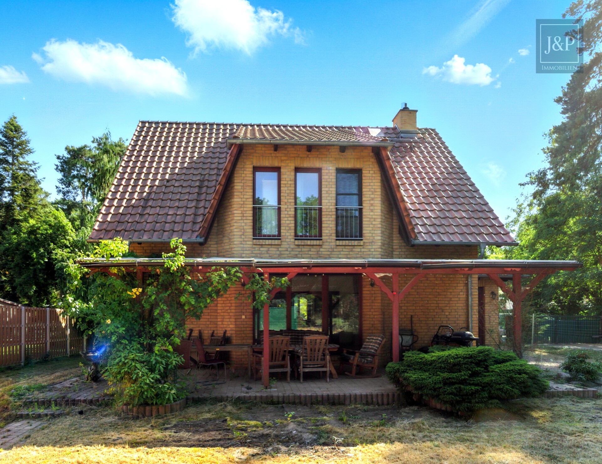 Familientraum in Limsdorf – hell, großzügig, naturnah - Außenansicht