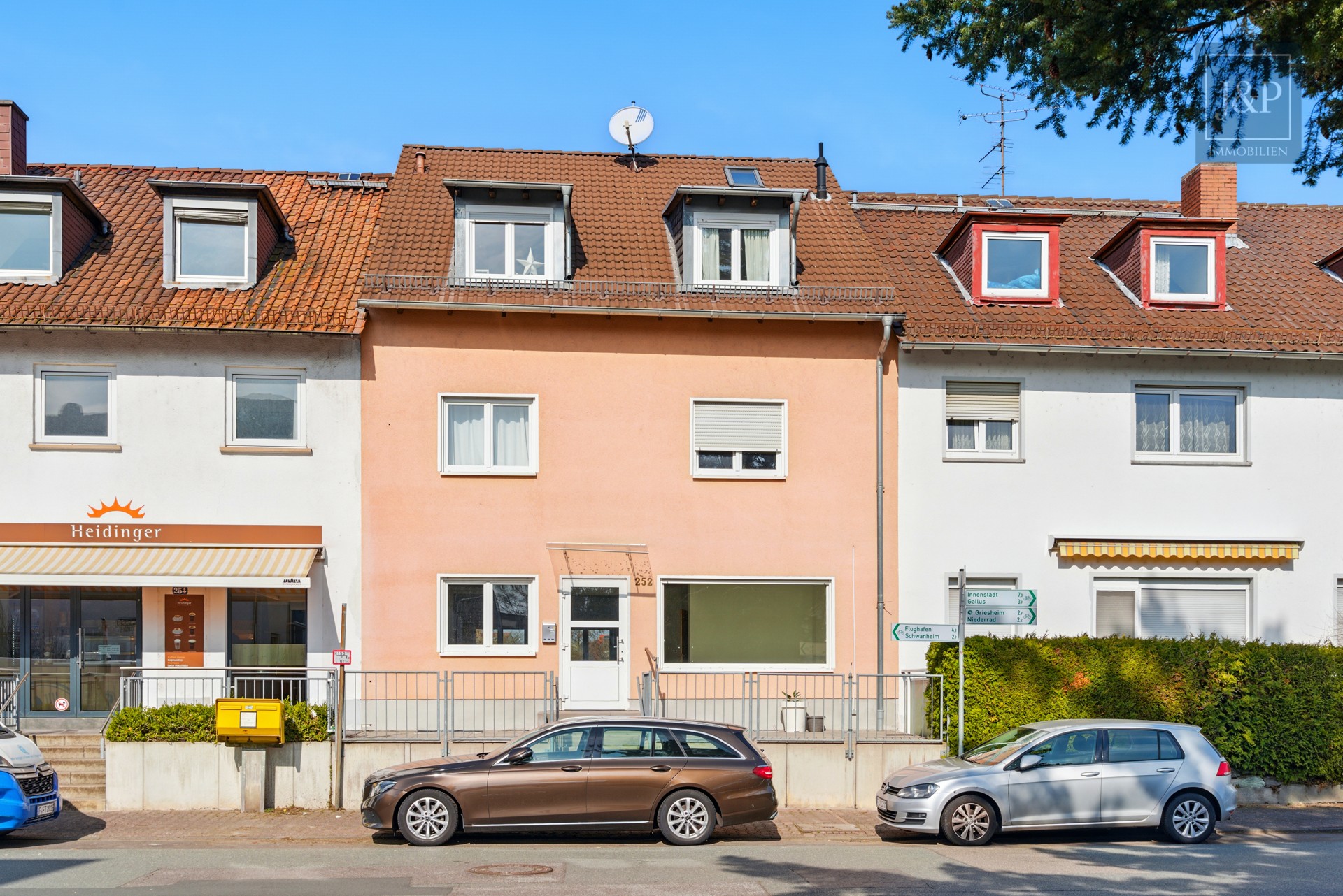 Ihr neues Zuhause! Wohnen und Arbeit kombiniert! 2009 aufgestocktes und modernisiertes MFH - Außenansicht