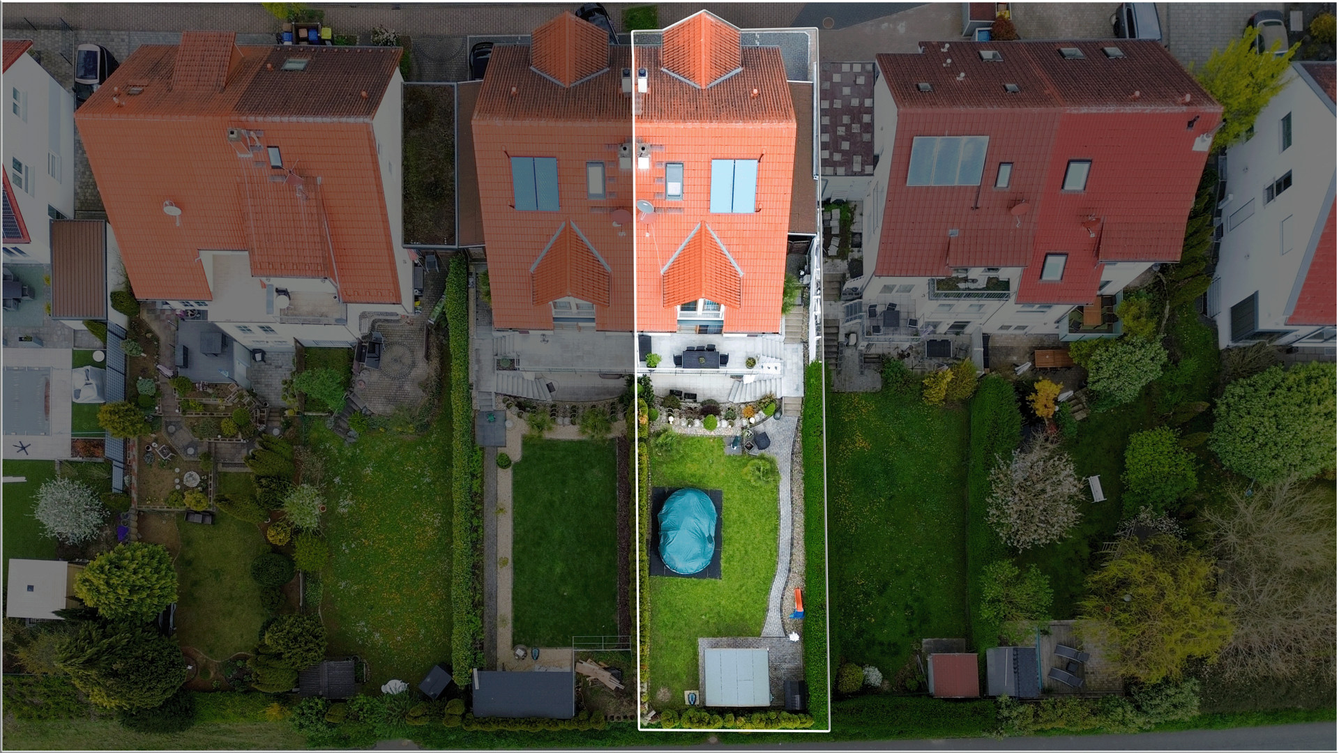 Perfektes Familienzuhause in guter Nachbarschaft: Energetisch, Luxuriös & unverbaubarer Feldblick - Außenaufnahme