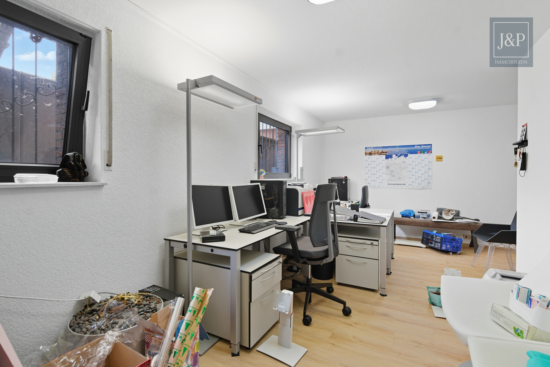 Repräsentativer Bungalow im Villenviertel von Langen – modernisiert und vielseitig nutzbar! - Büro