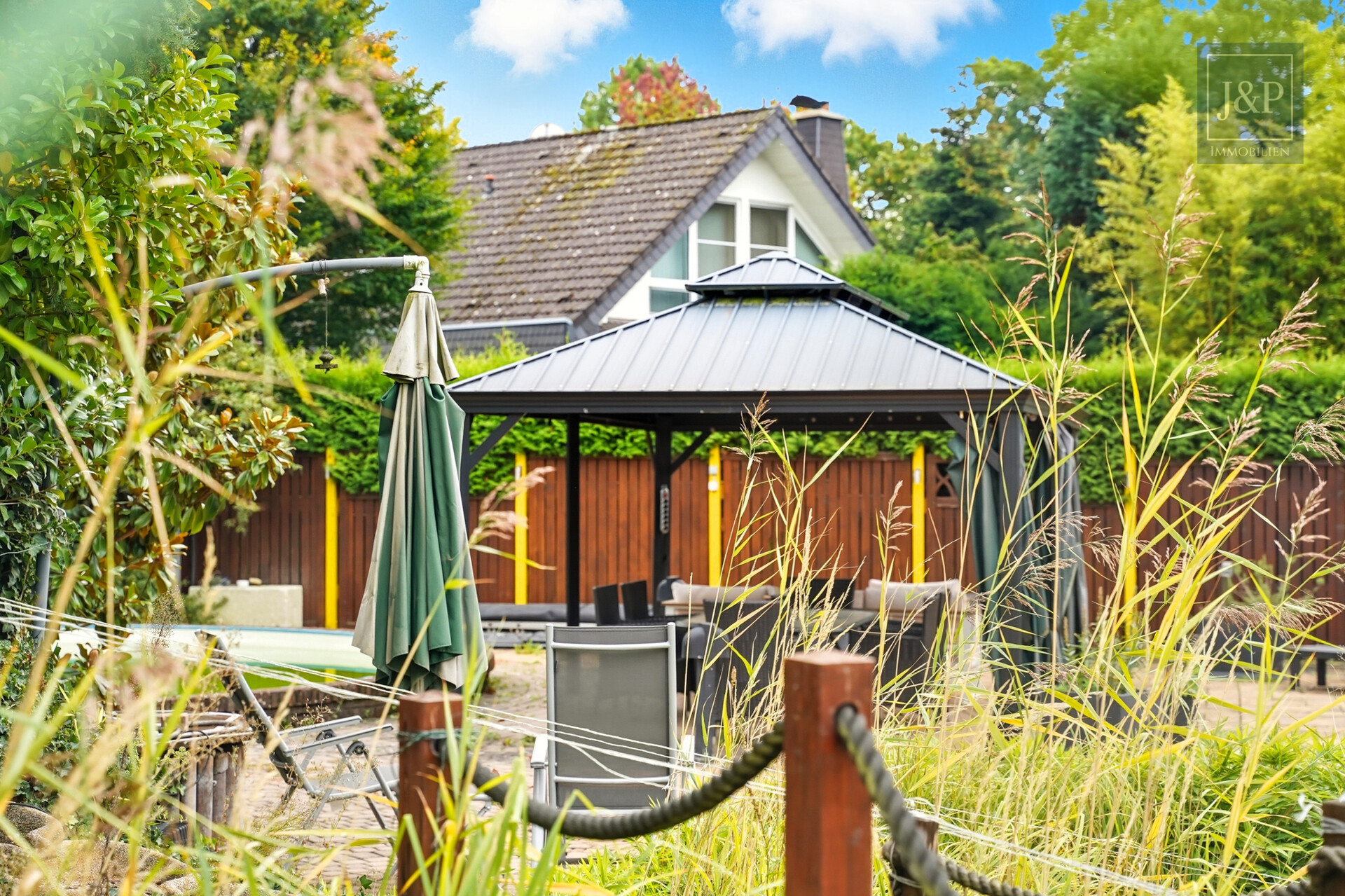 Repräsentativer Bungalow im Villenviertel von Langen – modernisiert und vielseitig nutzbar! - Garten