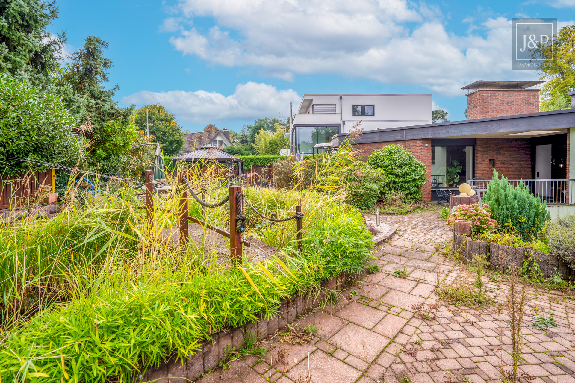 Repräsentativer Bungalow im Villenviertel von Langen – modernisiert und vielseitig nutzbar! - Garten