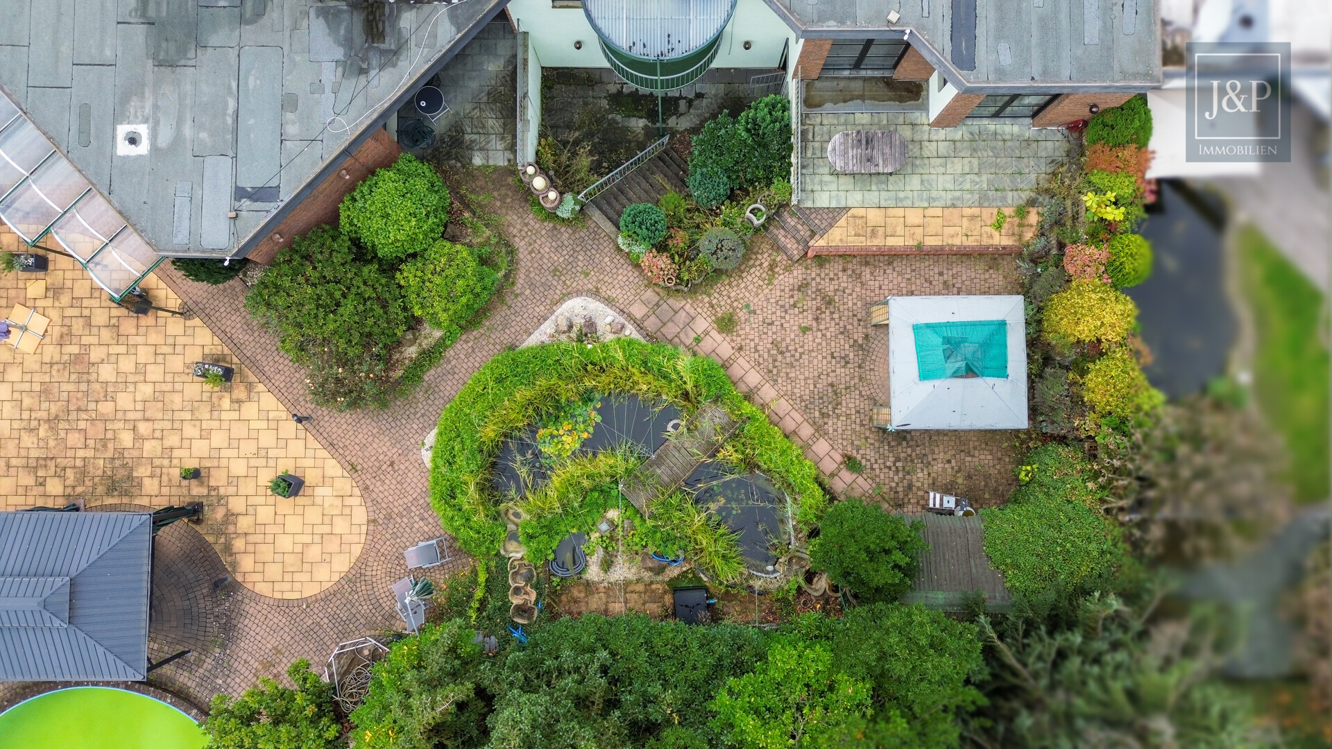 Repräsentativer Bungalow im Villenviertel von Langen – modernisiert und vielseitig nutzbar! - Luftaufnahme