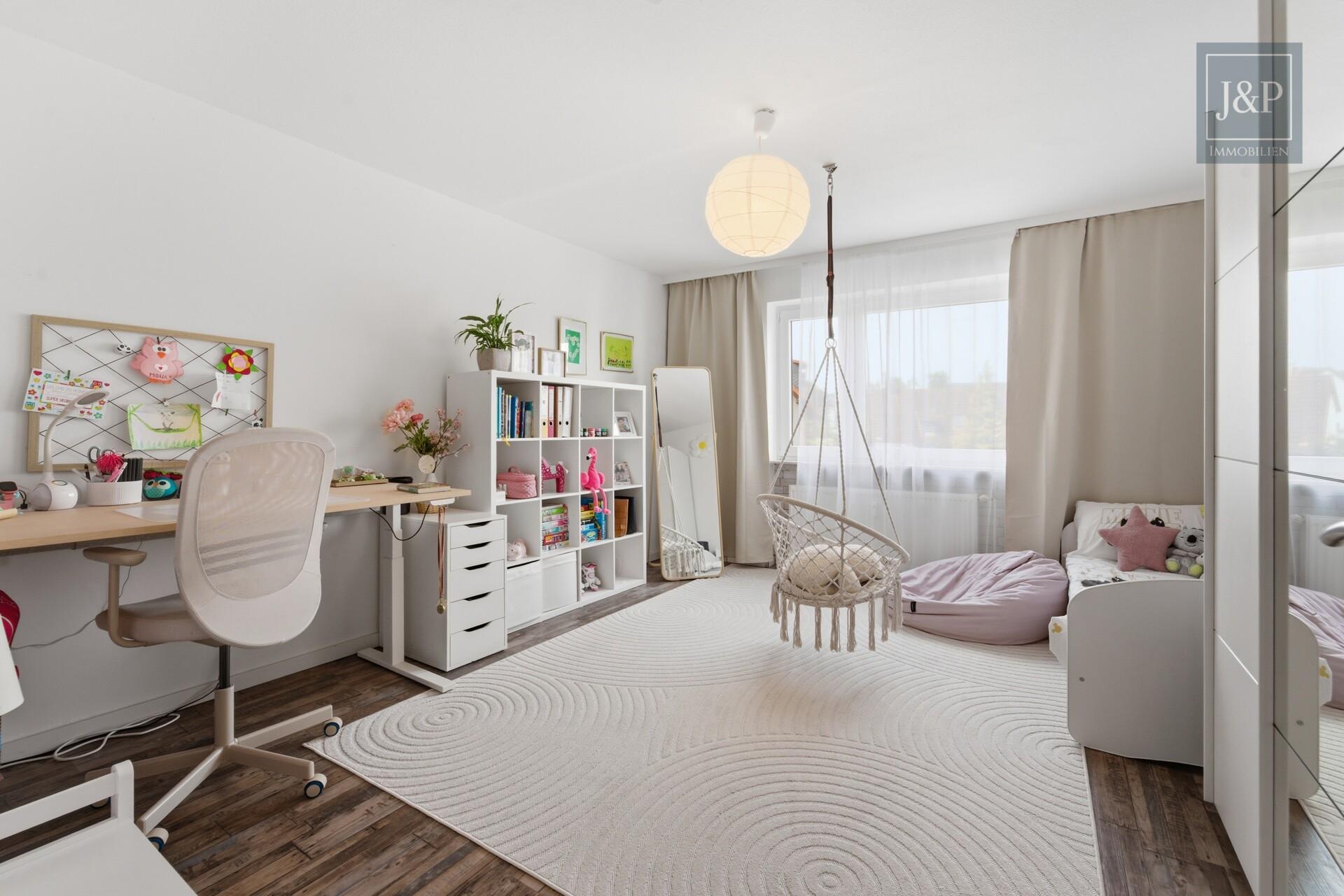 3-Zimmer-Wohnung mit Skylineblick, großem Balkon & ruhiger Lage in Bad Soden-Altenhain - Kinderzimmer