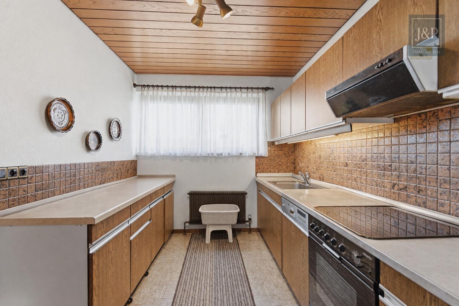 Garten, Sauna und Garage: Gepflegter Bungalow in ruhiger Lage von Aschaffenburg-Leider! - Küche