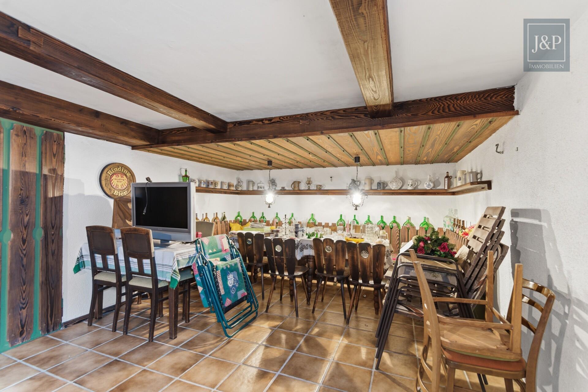 Garten, Sauna und Garage: Gepflegter Bungalow in ruhiger Lage von Aschaffenburg-Leider! - Partykeller