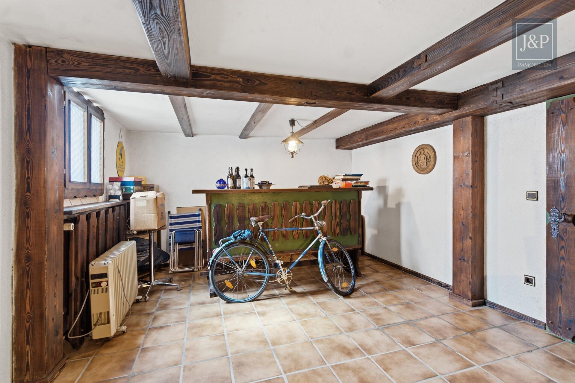 Garten, Sauna und Garage: Gepflegter Bungalow in ruhiger Lage von Aschaffenburg-Leider! - Partykeller
