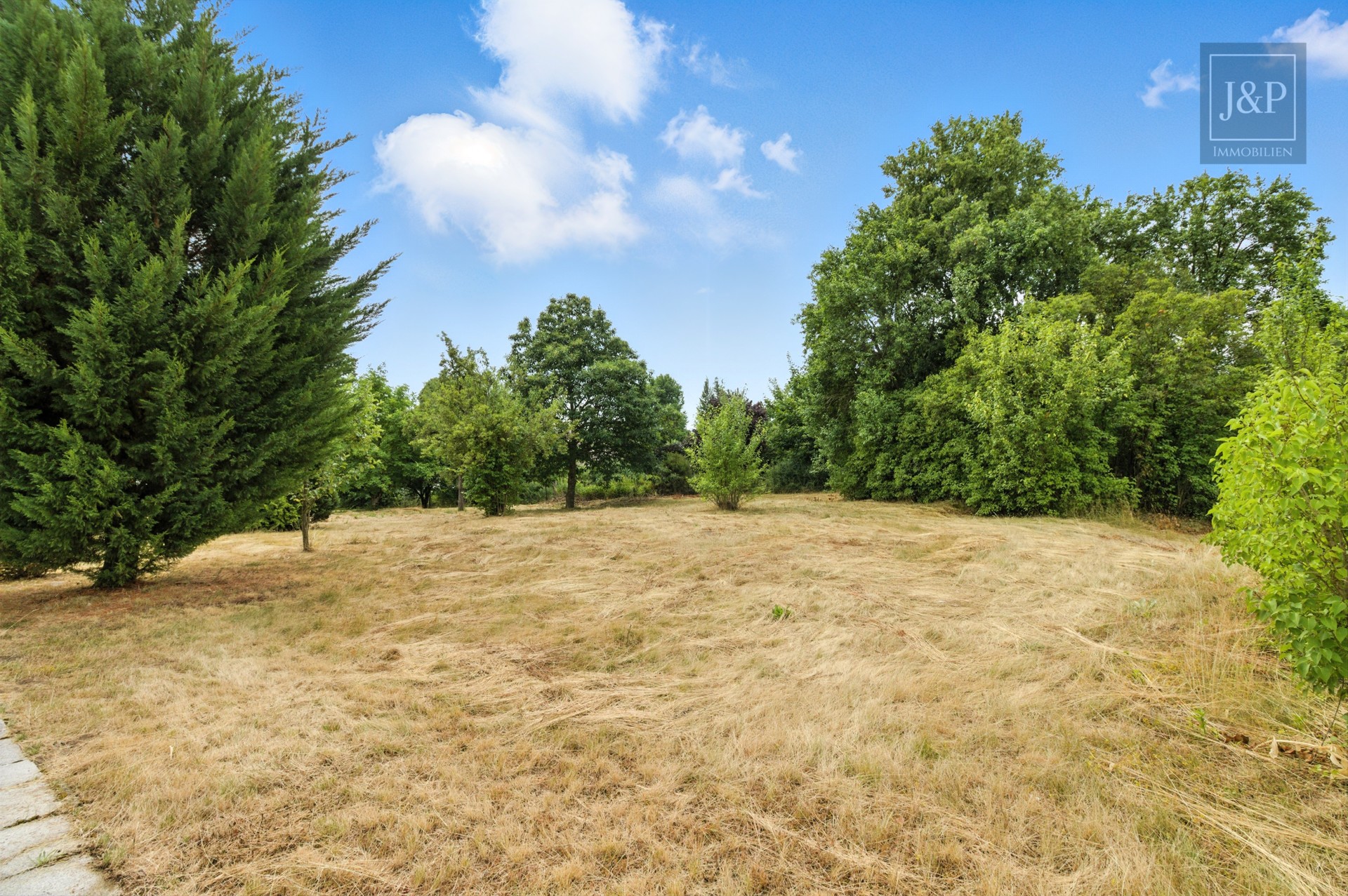 Historisches Anwesen mit Einliegerwohnungen, Scheune und großem Grundstück - Garten
