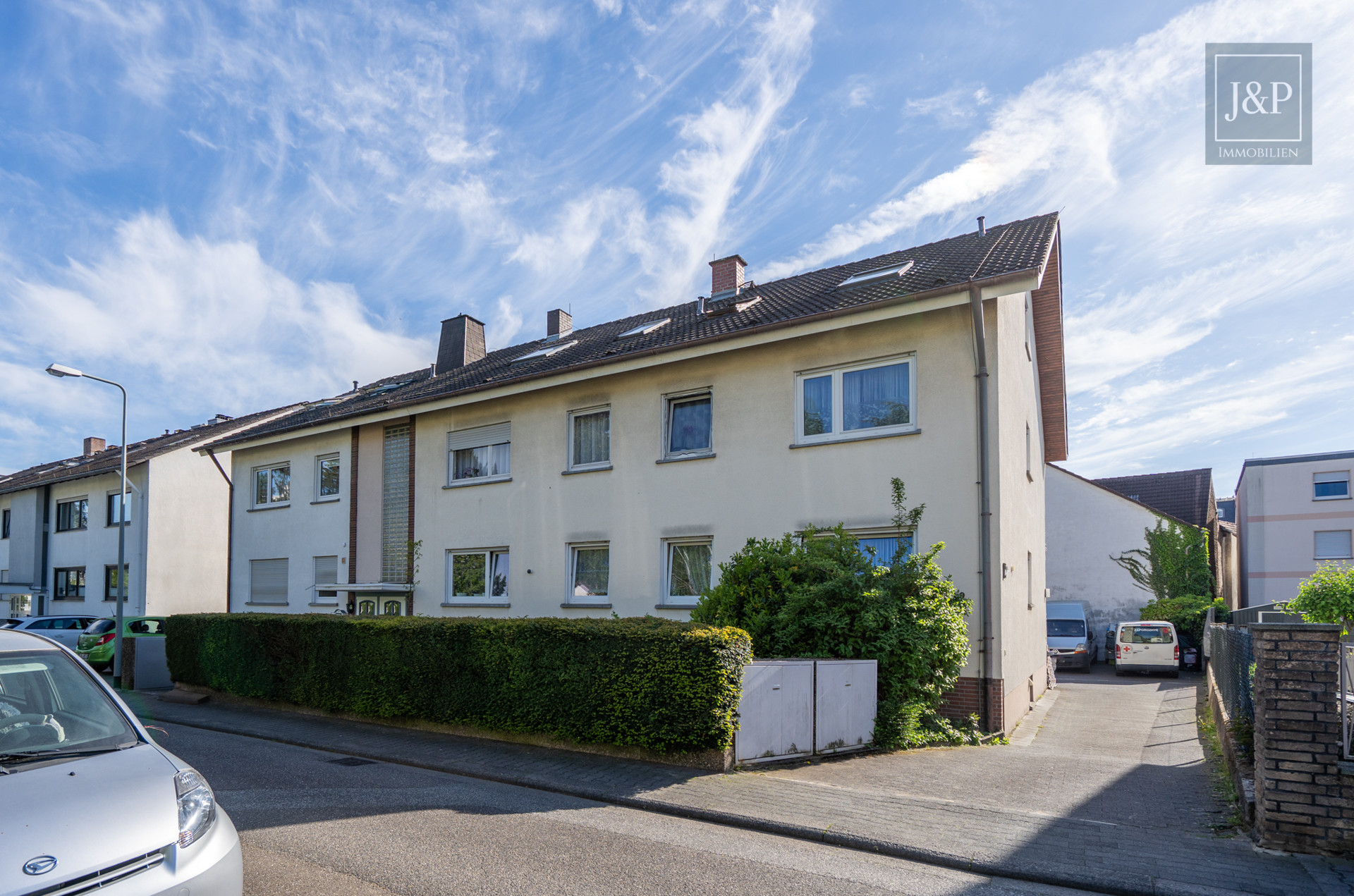 Projektierung in Eschborn: Zentrales Baugrundstück mit Baugenehmigung und Bestandsobjekt! - Bestand