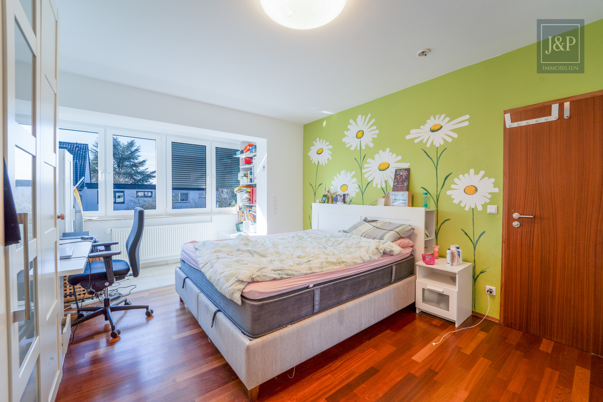 Rundum modernisiert: Einziehen & wohlfühlen – Hochwertiges Reihenhaus mit Aufstockungspotenzial! - Schlafzimmer 1