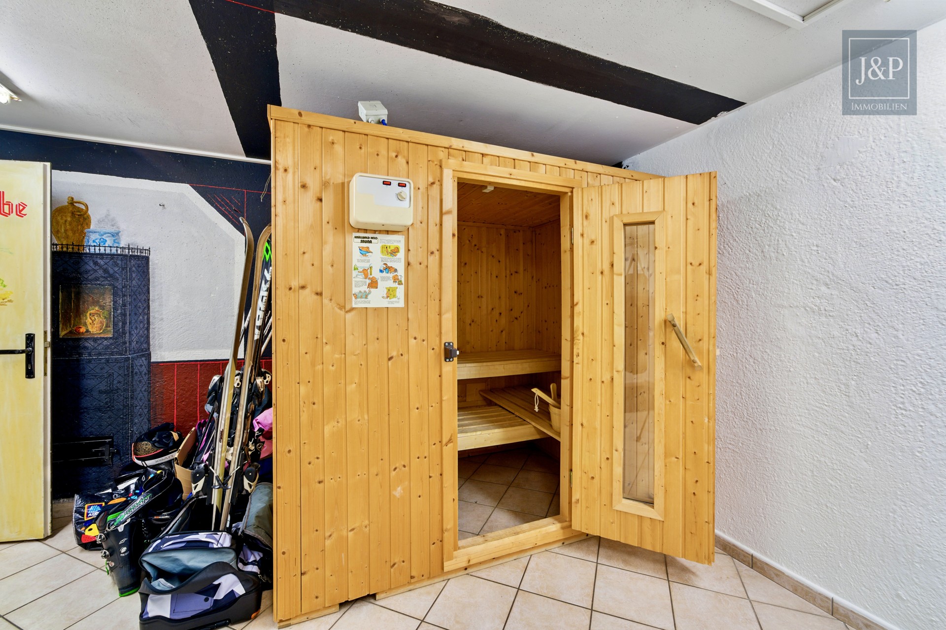 Charmantes Reihenmittelhaus mit Ausbaupotenzial, Sauna & moderner Küche in Schwalbach am Taunus - Sauna