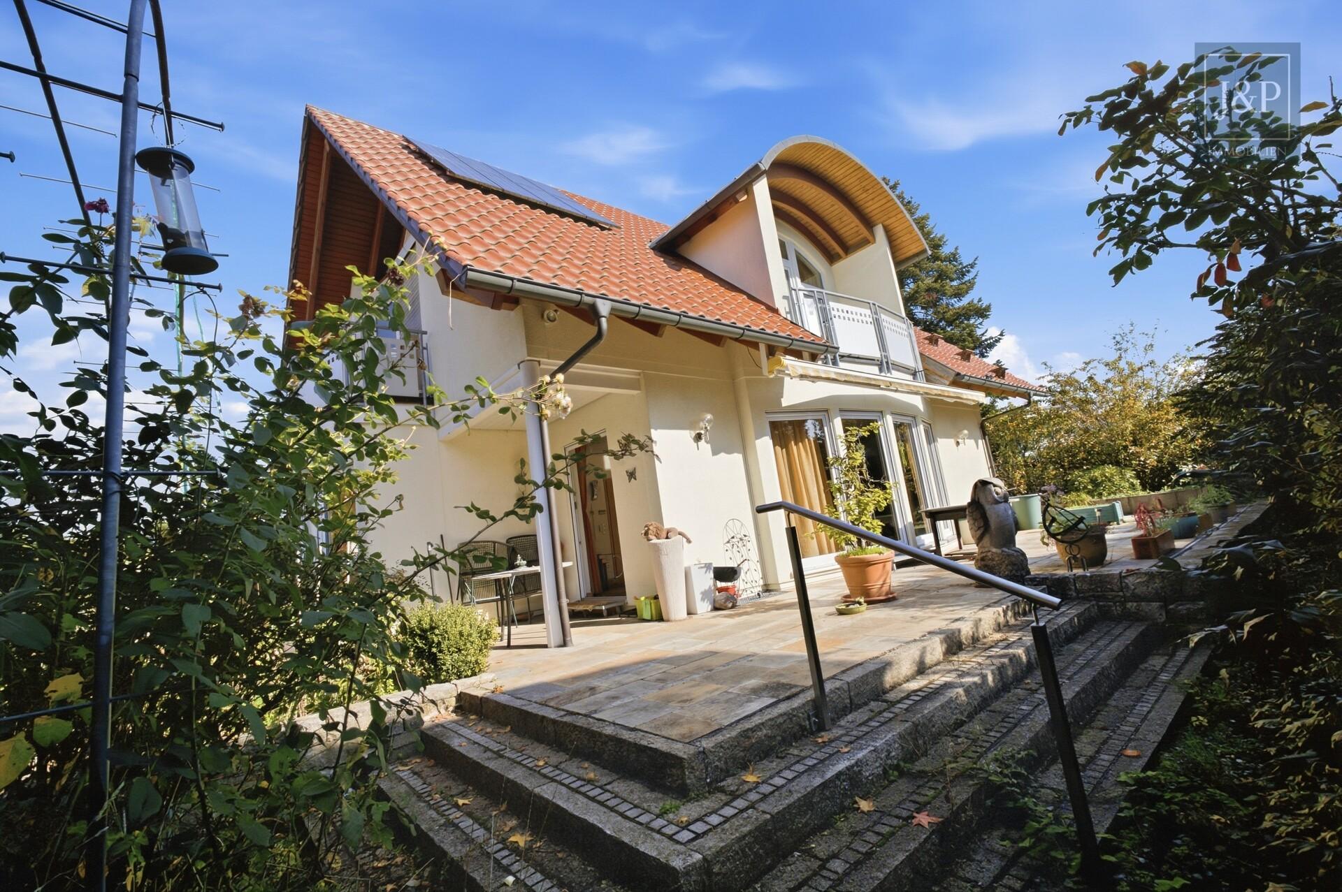 Modernes Raumwunder in traumhafter Lage: Großzügiges Einfamilienhaus mit weitläufigem Grundstück! - Sü-Ansicht