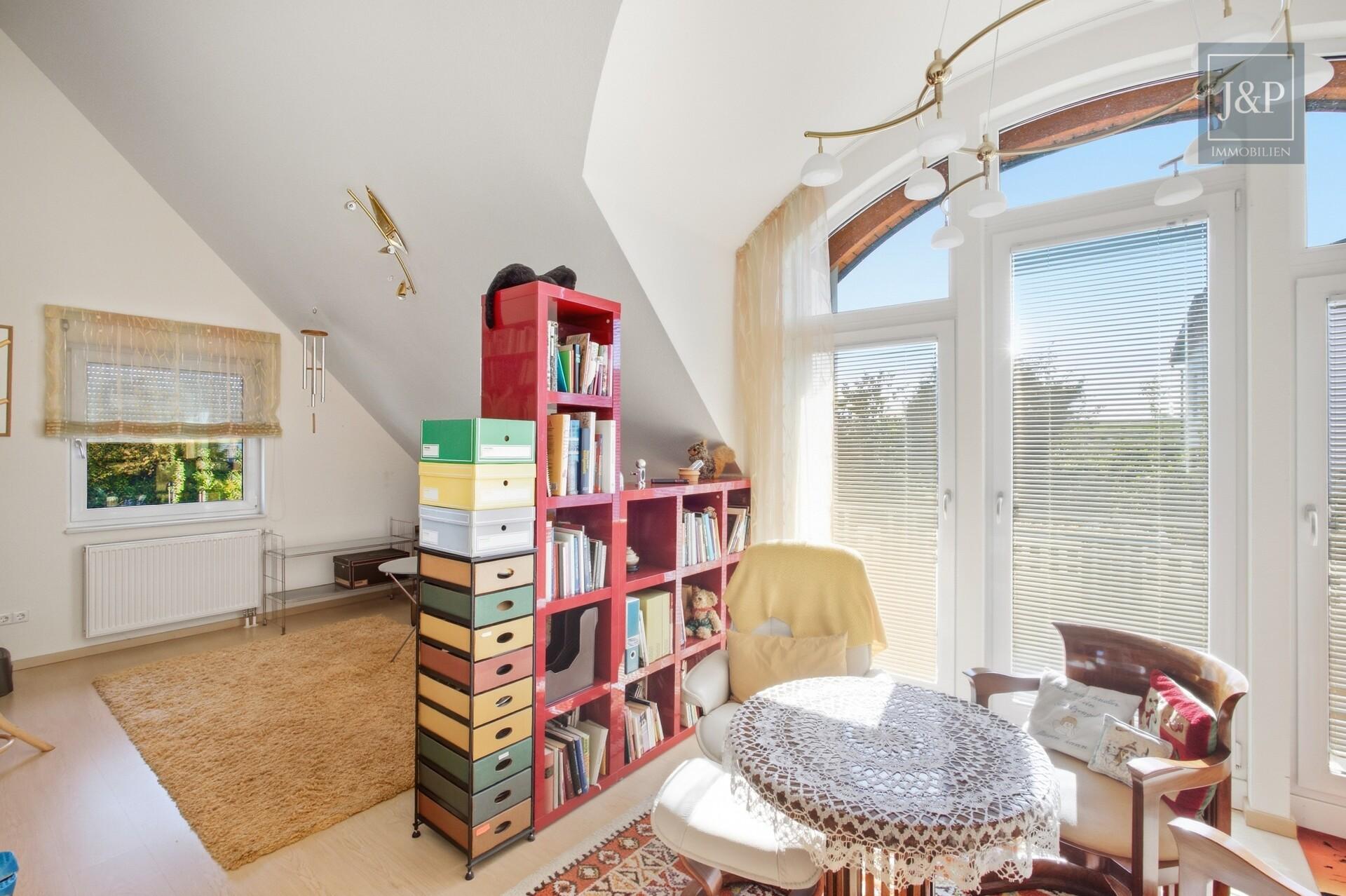 Modernes Raumwunder in traumhafter Lage: Großzügiges Einfamilienhaus mit weitläufigem Grundstück! - Arbeitszimmer