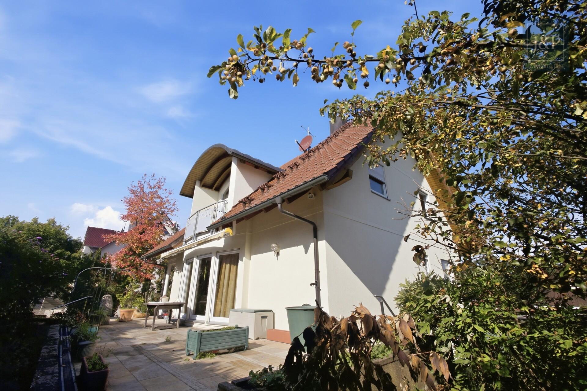 Modernes Raumwunder in traumhafter Lage: Großzügiges Einfamilienhaus mit weitläufigem Grundstück! - Süd-Ost-Ansicht