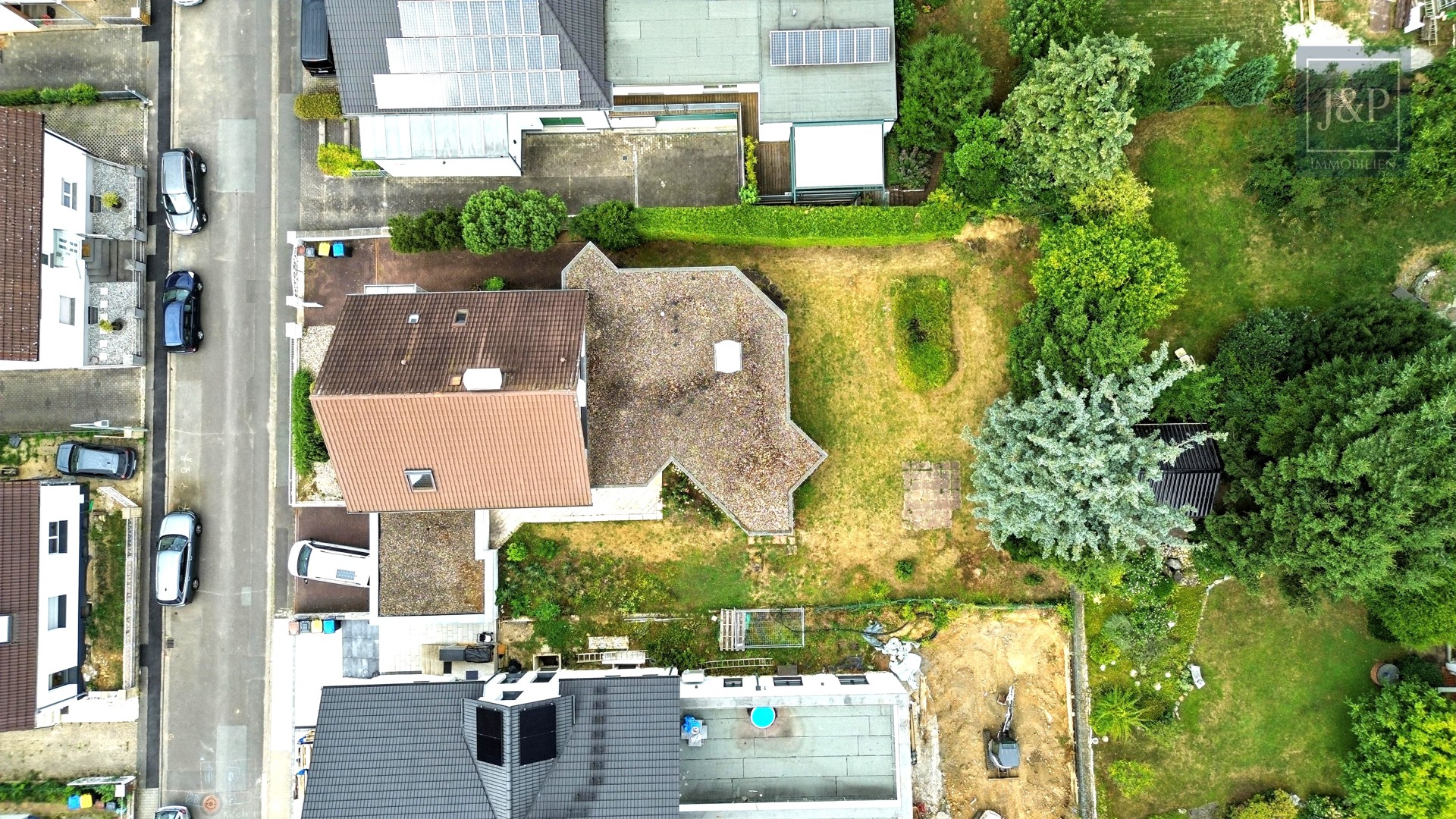 Großzügiges Einfamilienhaus mit Einliegerwohnung und Doppelgarage in ruhiger Lage - Vogelperspektive
