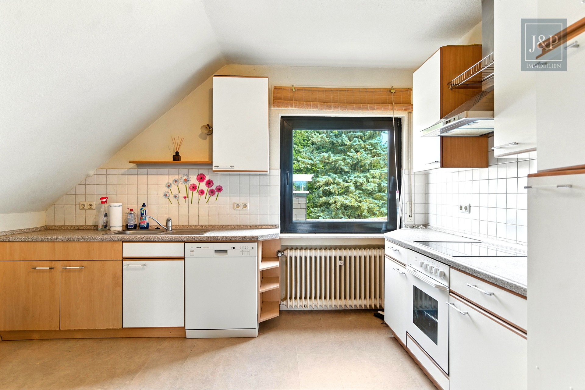 Großzügiges Einfamilienhaus mit Einliegerwohnung und Doppelgarage in ruhiger Lage - Küche Einliegerwohnung