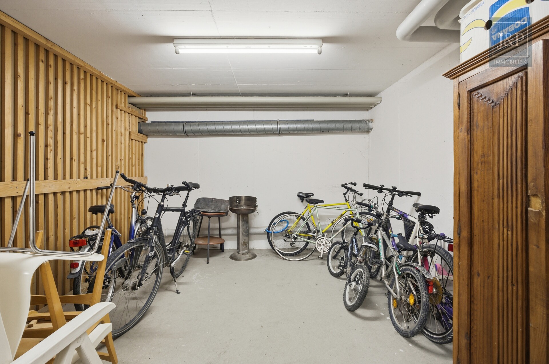 Gepflegte Erdgeschosswohnung mit Terrasse, Einbauküche & Carport-Stellplatz - Fahrradstellplatz