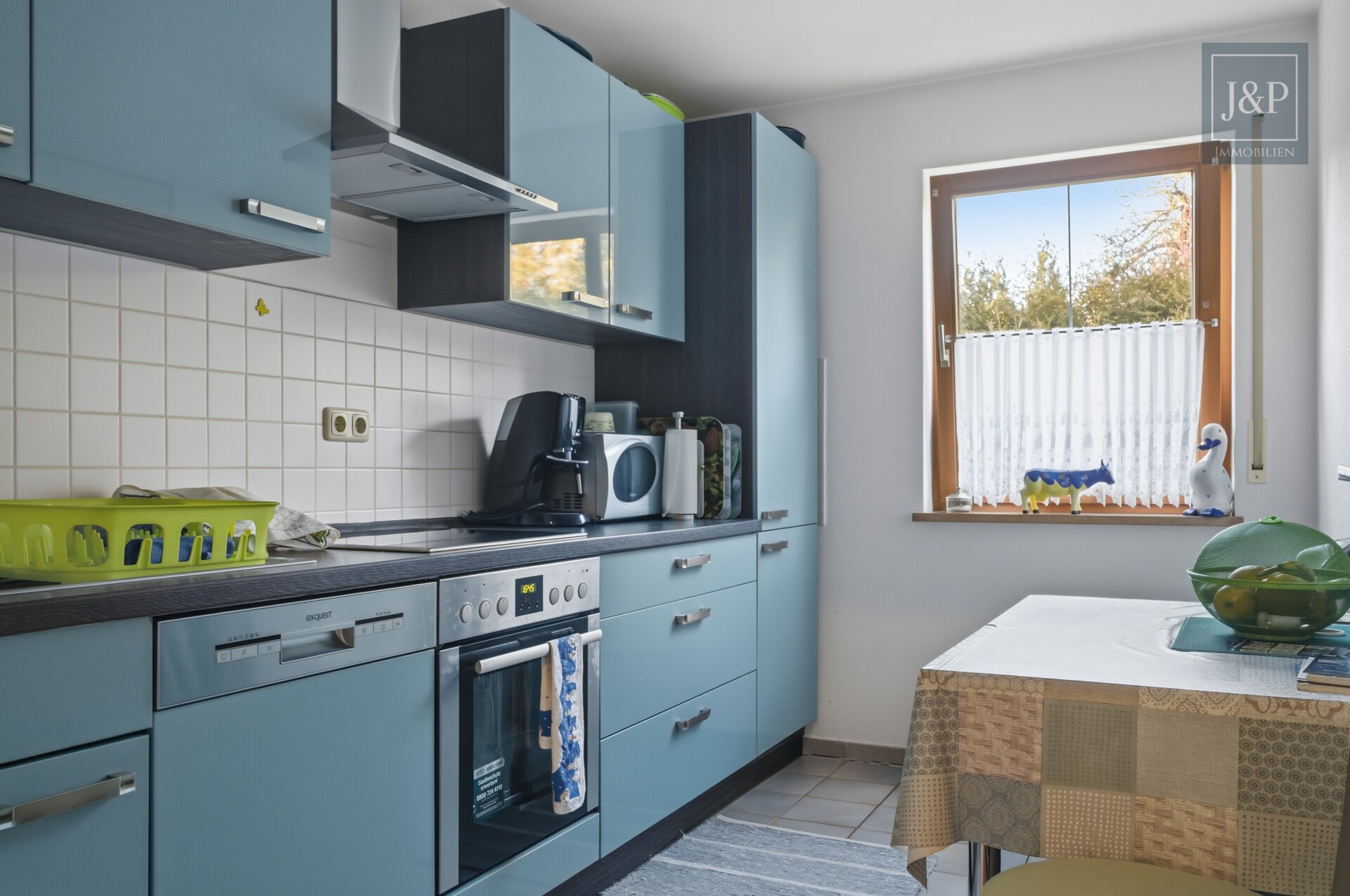 Gepflegte Erdgeschosswohnung mit Terrasse, Einbauküche & Carport-Stellplatz - Küche